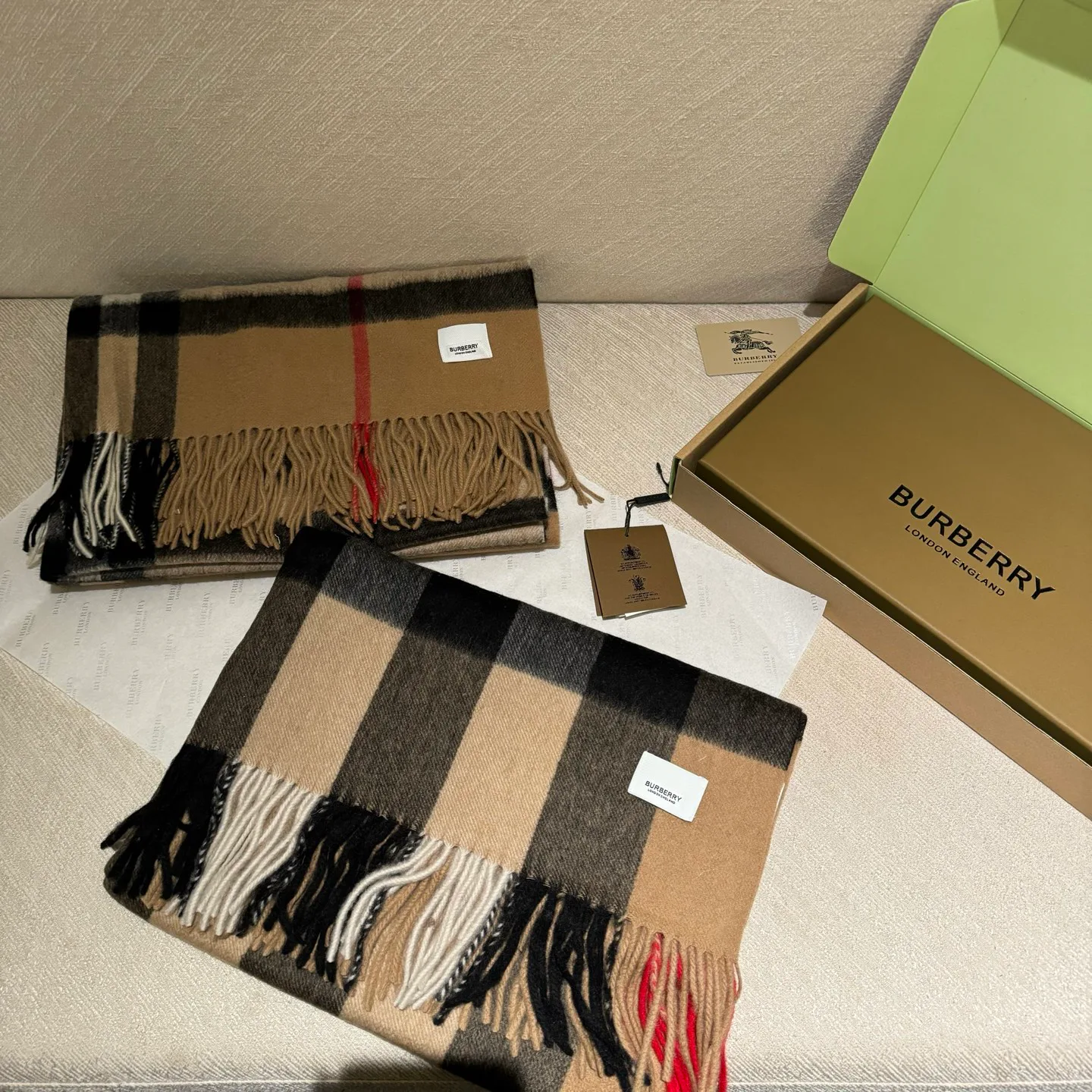 Шарфы Burberry 638036