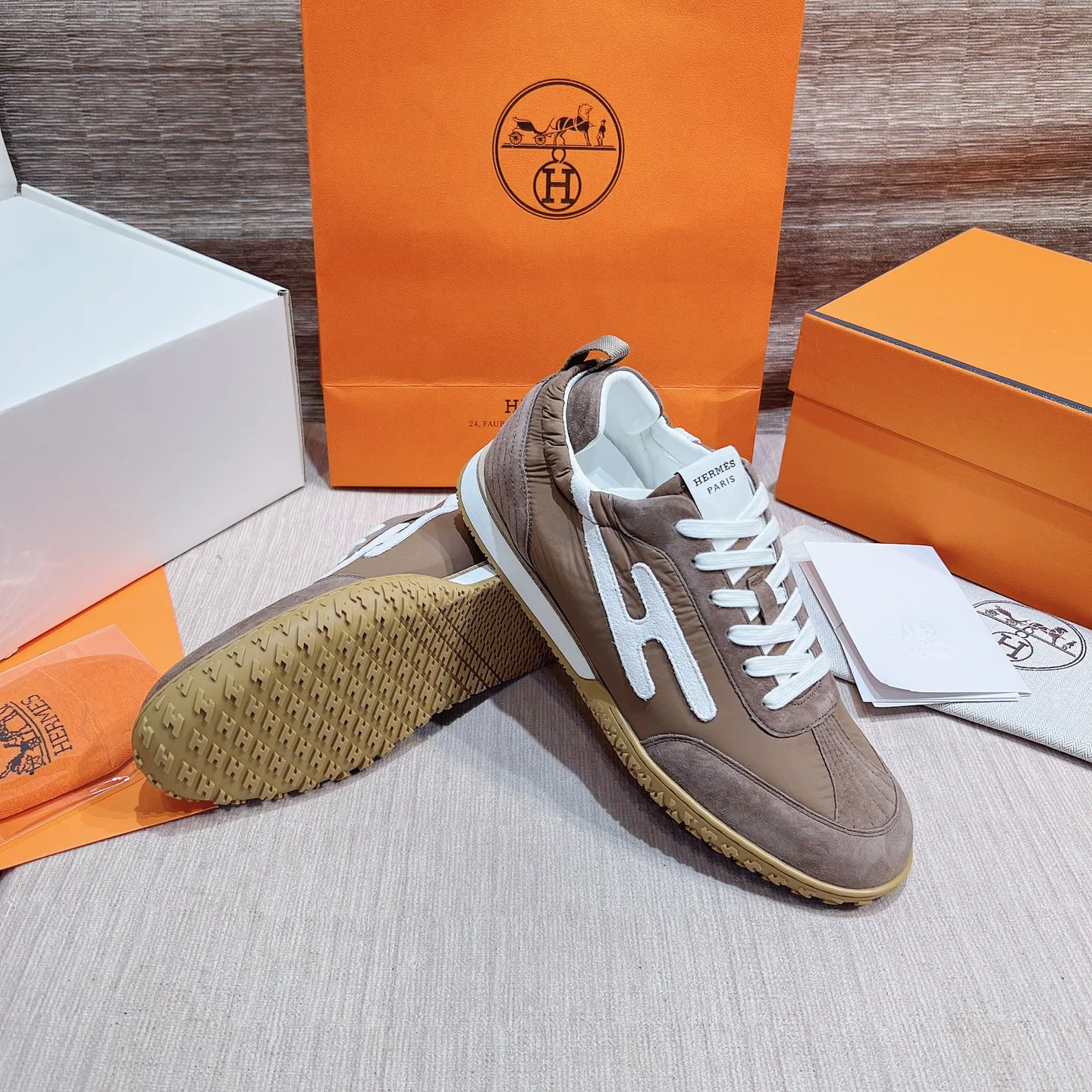 Кроссовки Женские Hermes 17749542