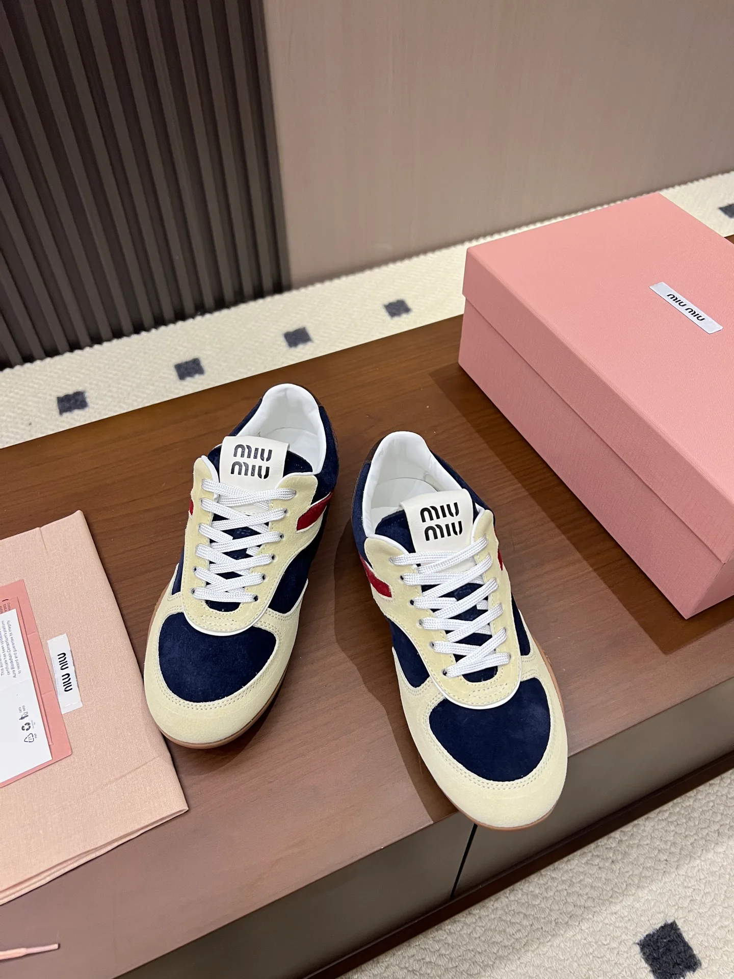 Кроссовки Женские Miu Miu 19044315