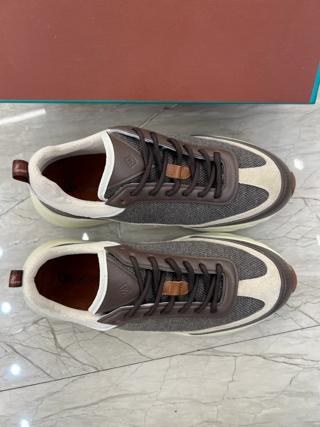 Кроссовки Женские Loro Piana 18679663