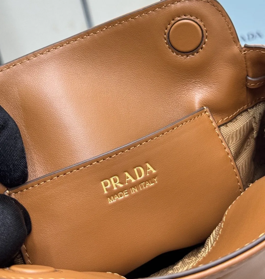 Классические Сумки Женские Prada 12131030