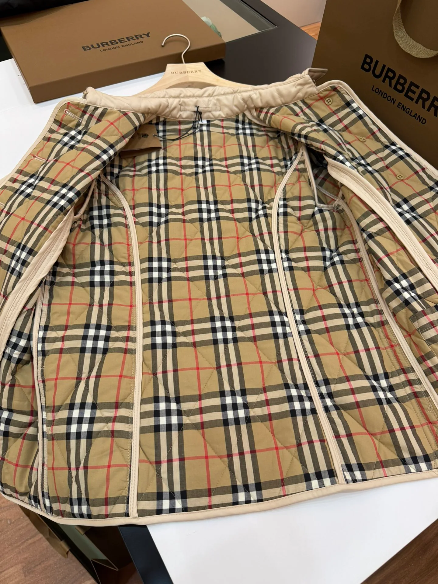 Куртки И Пуховики Женские Burberry 18043710