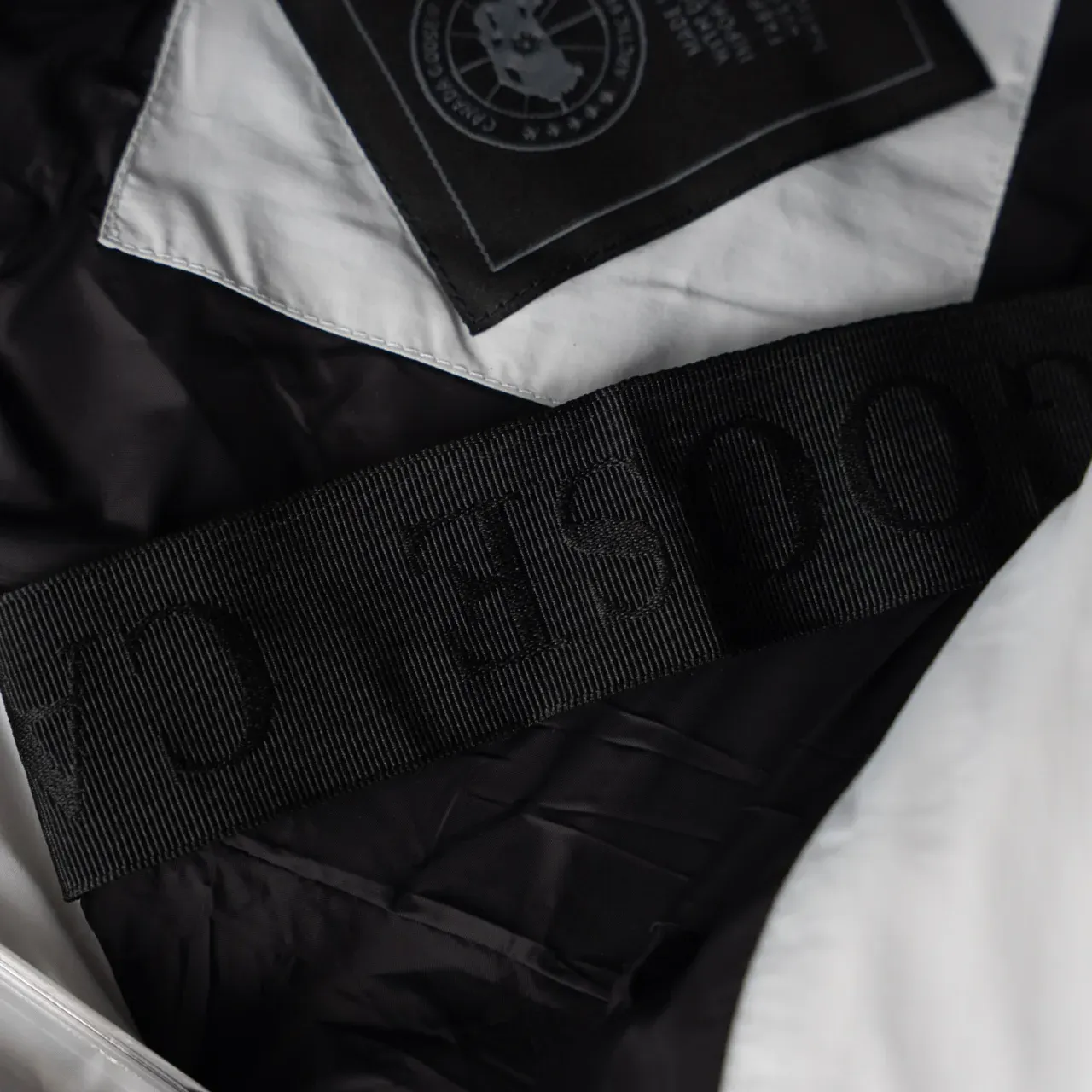 Куртки И Пуховики Женские Canada Goose 1536074