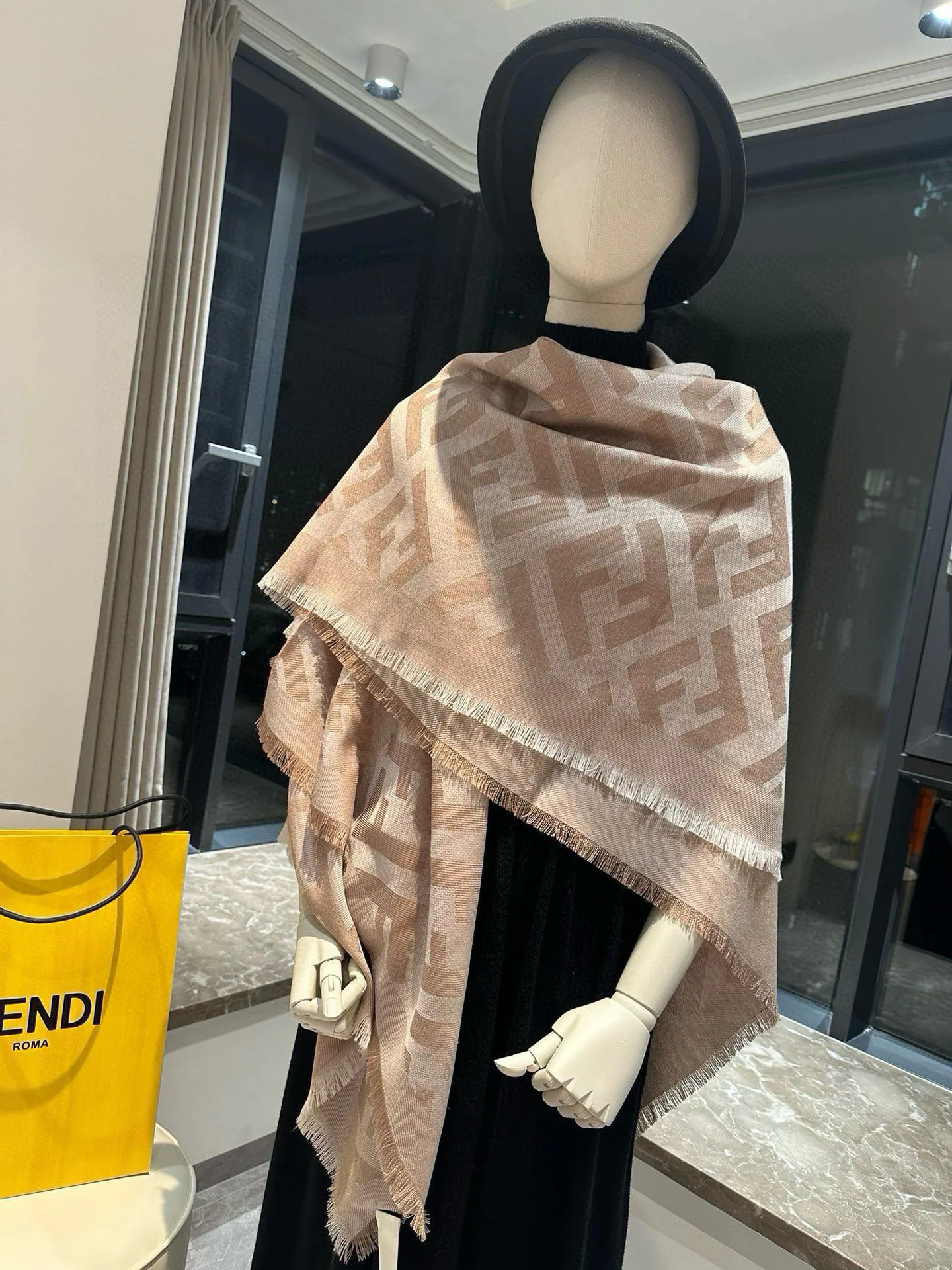 Шарфы Fendi 136785