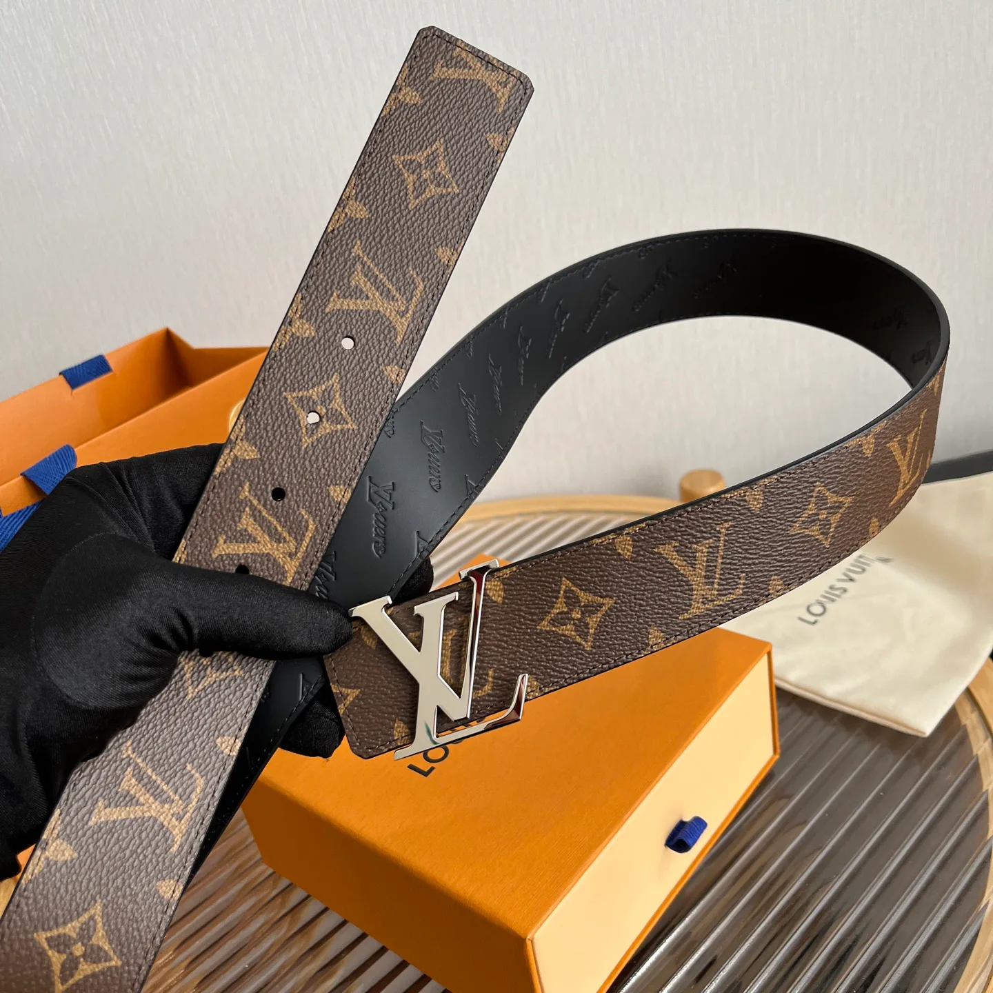 Ремни Louis Vuitton 10399070