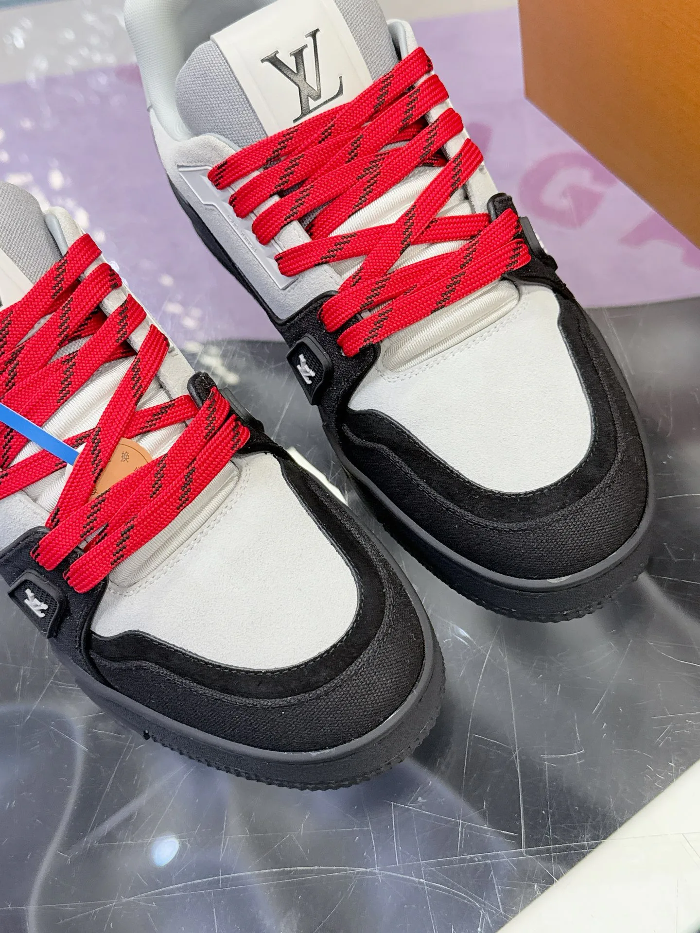 Кроссовки Женские Louis Vuitton 11674108