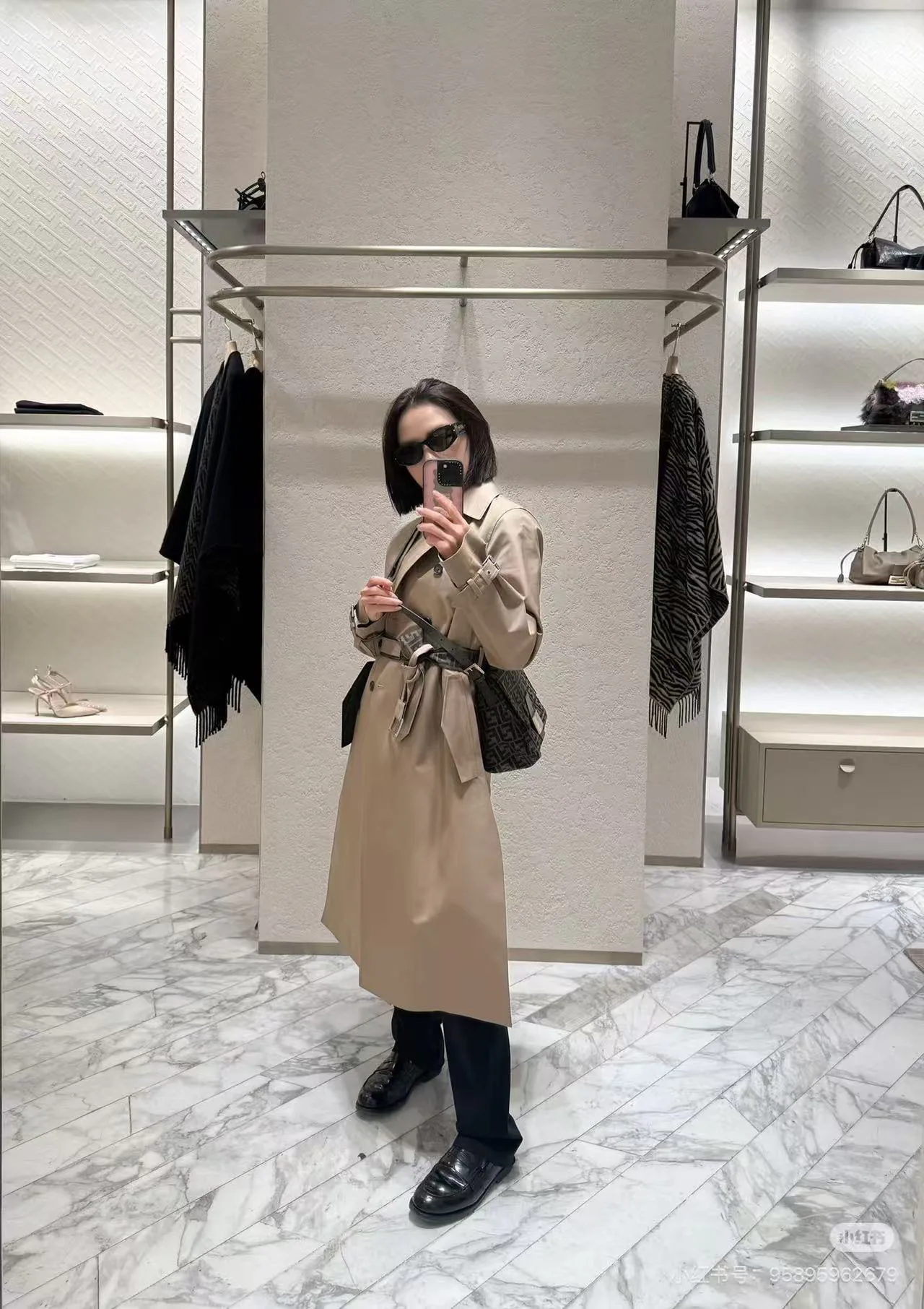 Тренчи Женские Fendi 19001034
