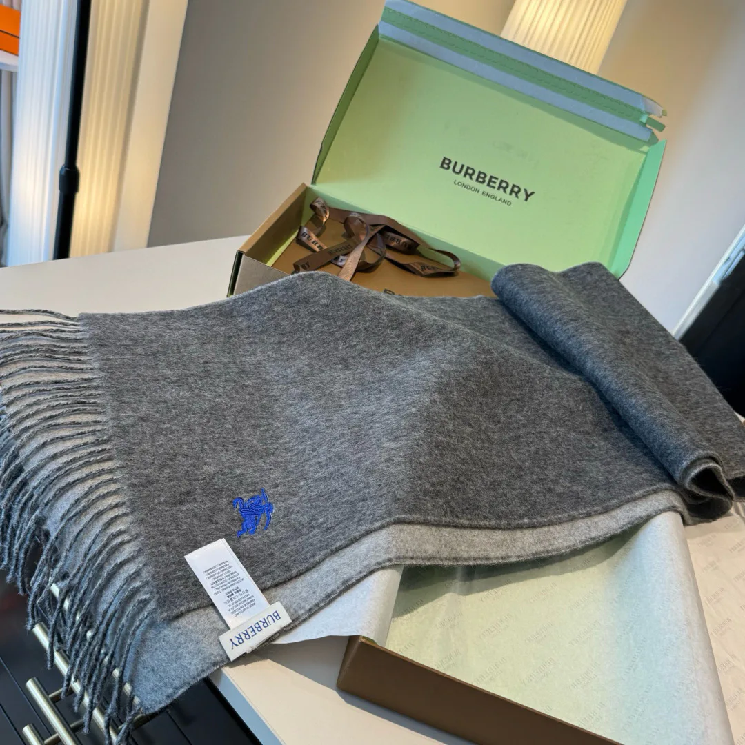 Шарфы Burberry 824015