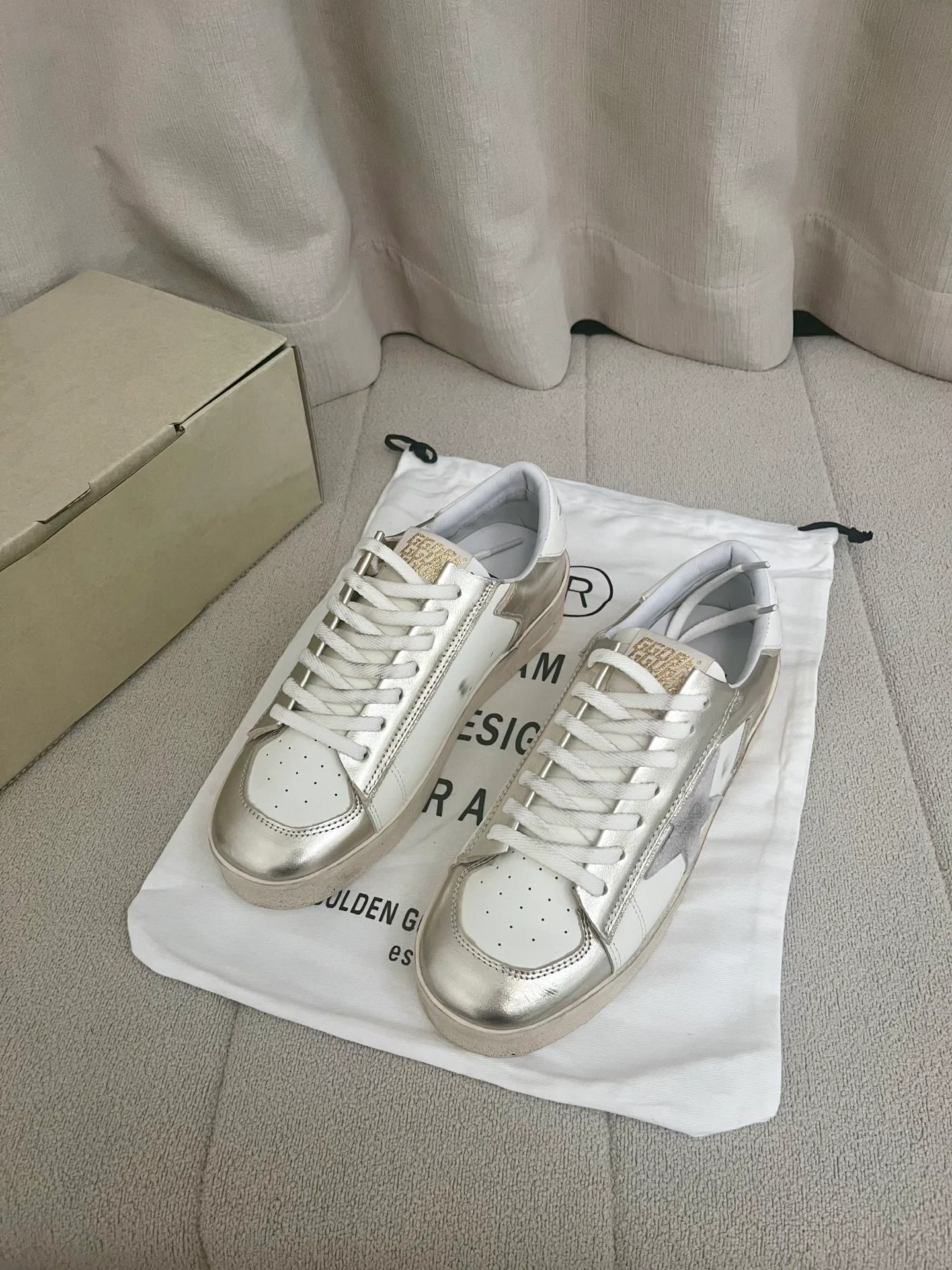 Кроссовки Женские Golden Goose 16941986