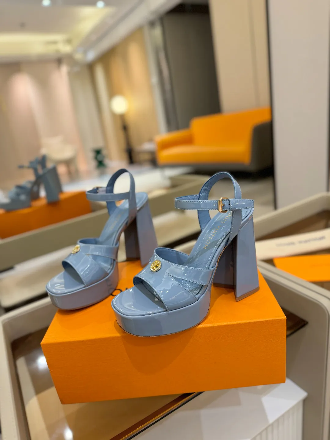 Босоножки Женские Louis Vuitton 10910212