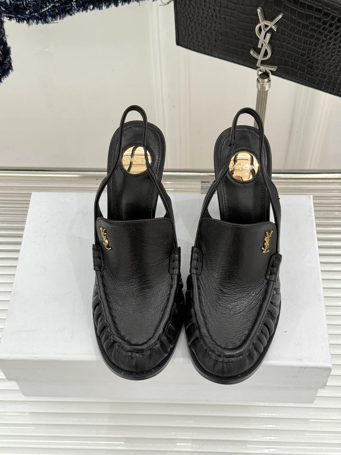 Босоножки Женские Saint Laurent 11312314