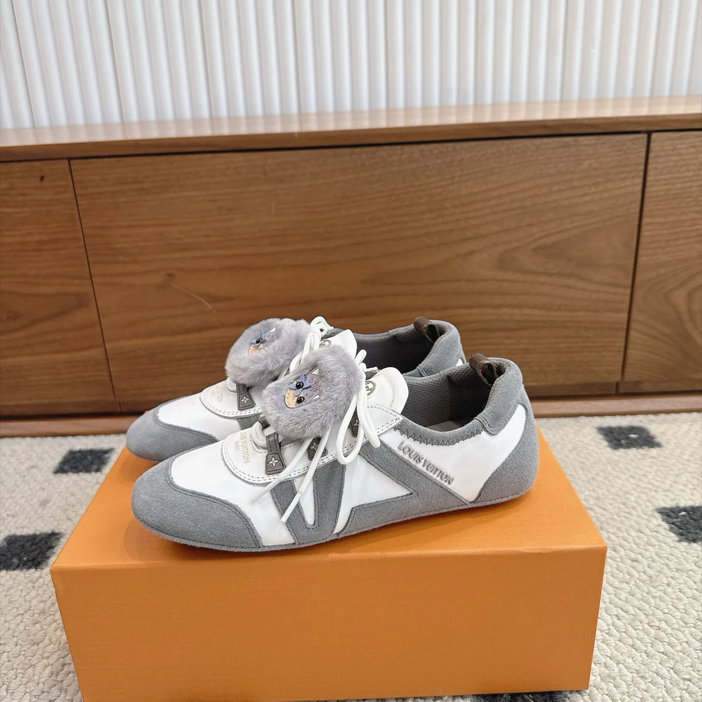 Кроссовки Женские Louis Vuitton 18025434