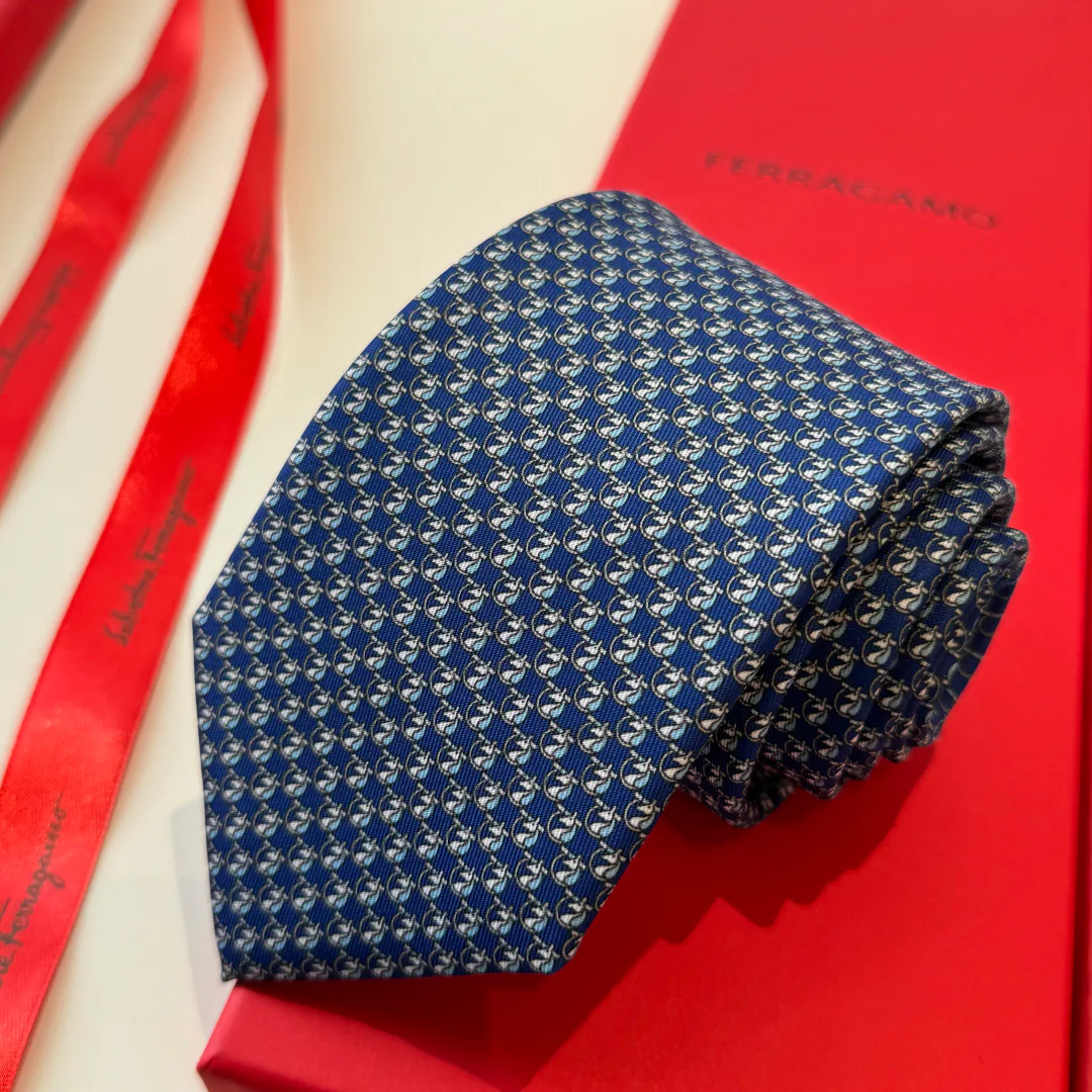Платки Salvatore Ferragamo 18673754