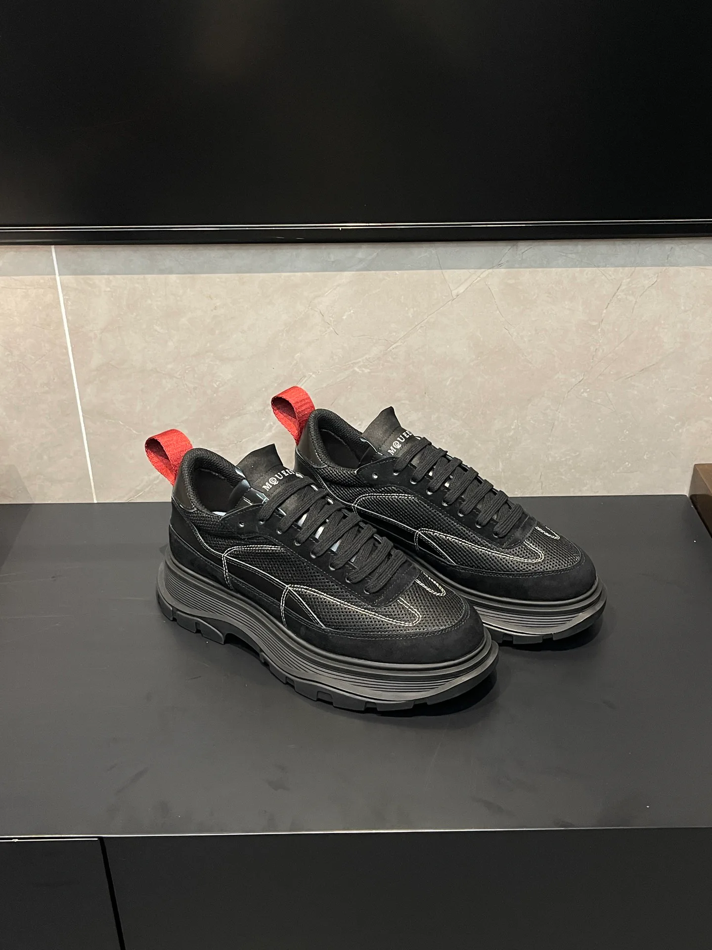 Кроссовки Женские Alexander Mcqueen 18363947