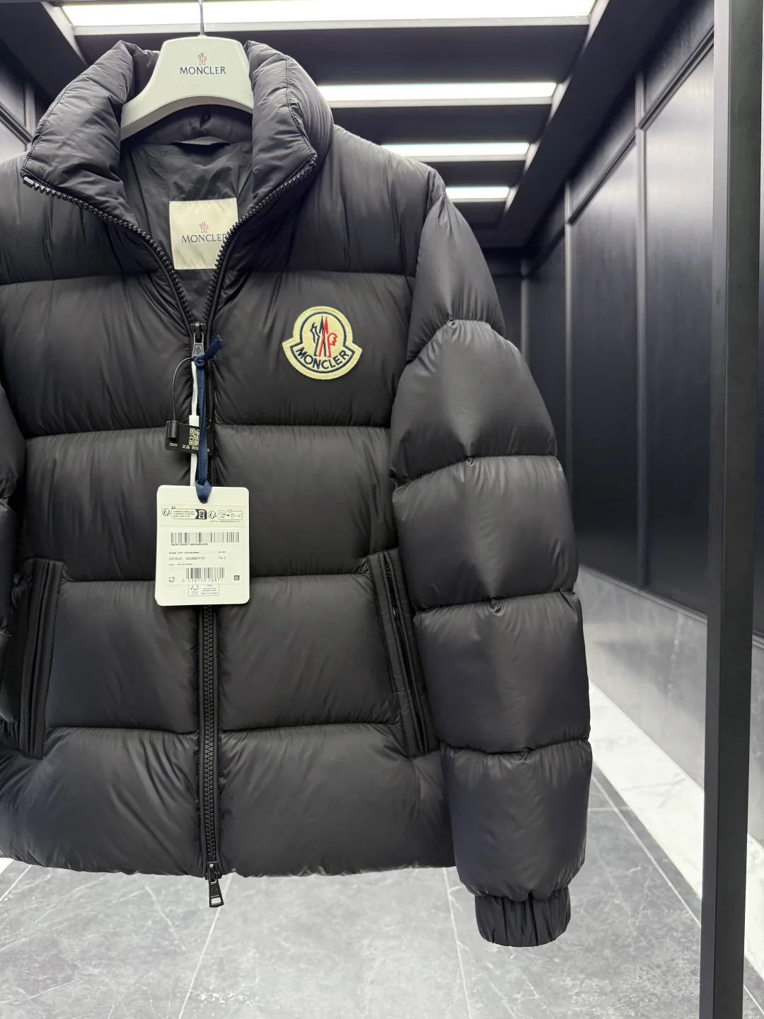 Куртки И Пуховики Мужские Moncler 17918146