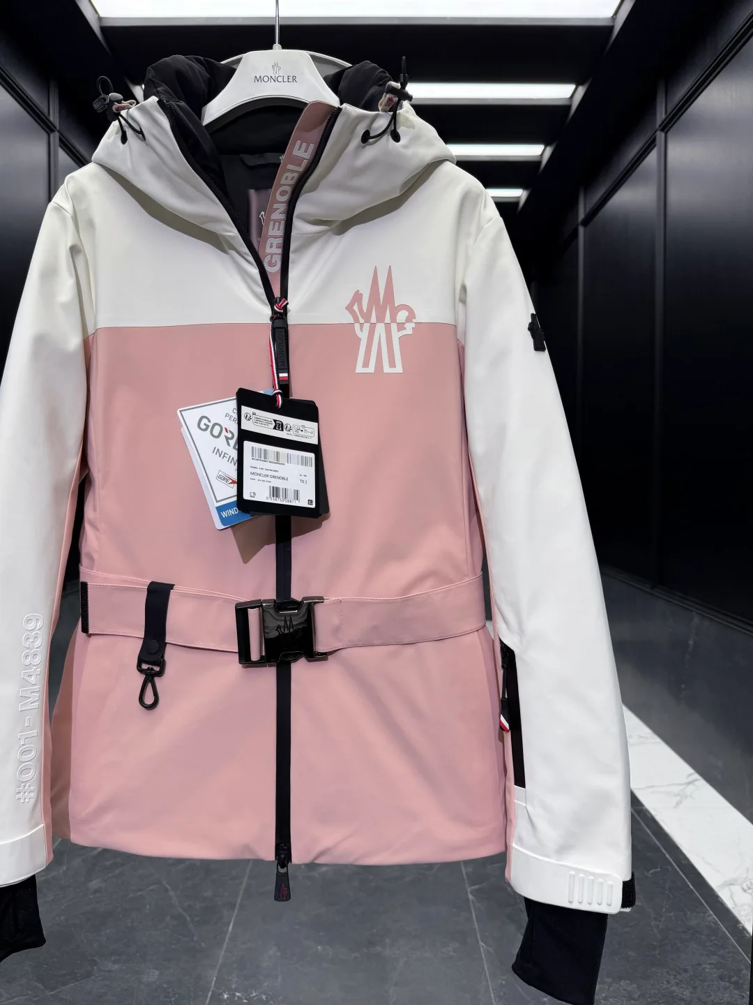Куртки И Пуховики Женские Moncler 19336109