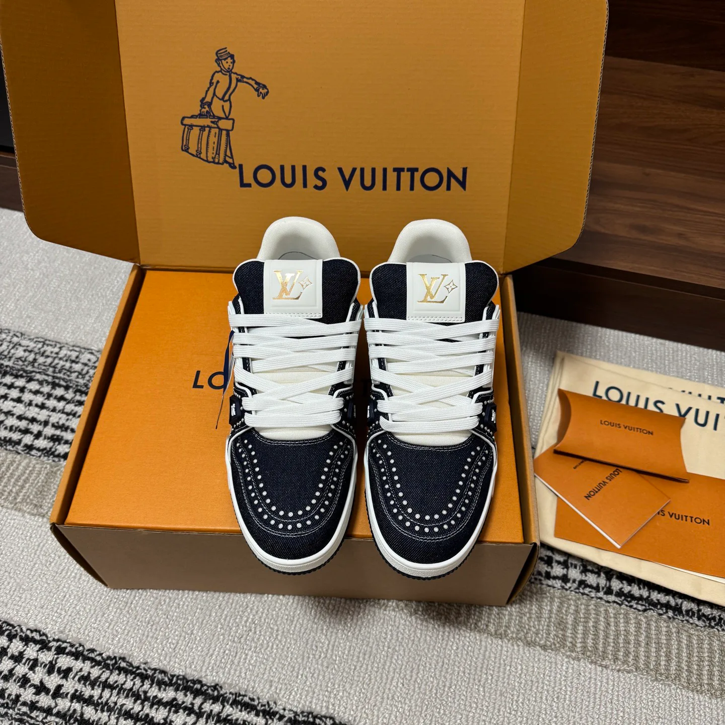 Кроссовки Женские Louis Vuitton 1546753