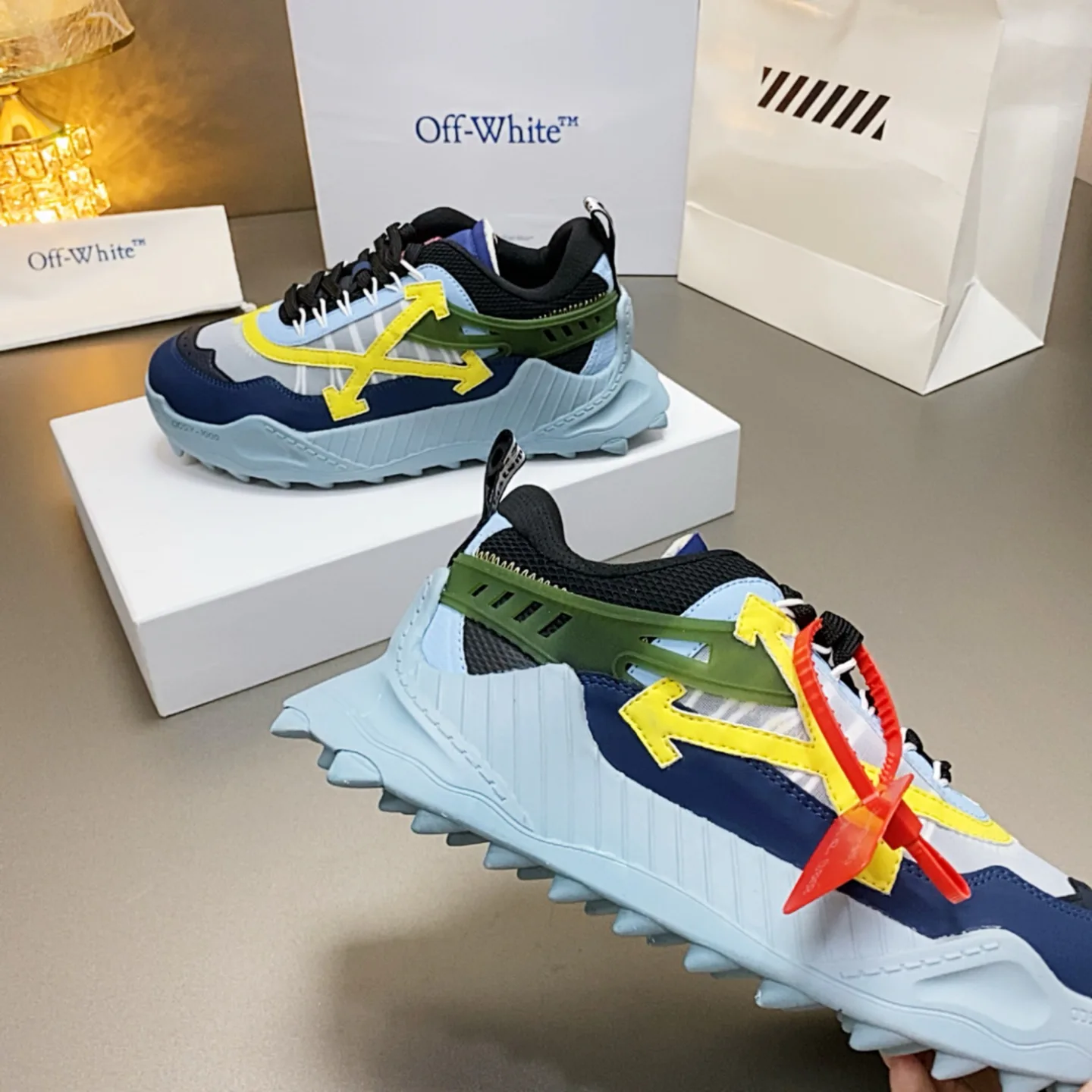 Кроссовки Женские Off-White 17530542