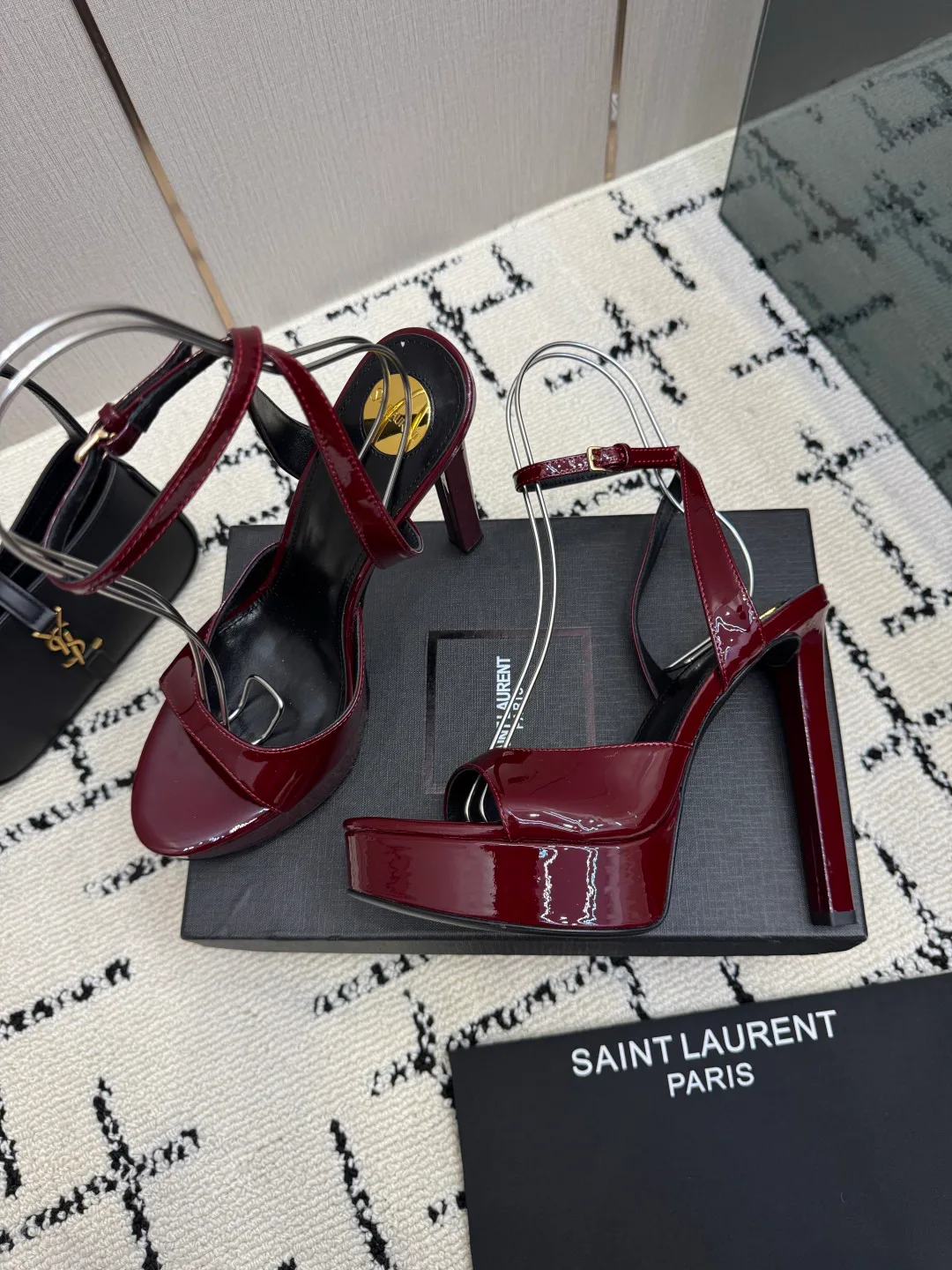 Босоножки Женские Saint Laurent 18049023