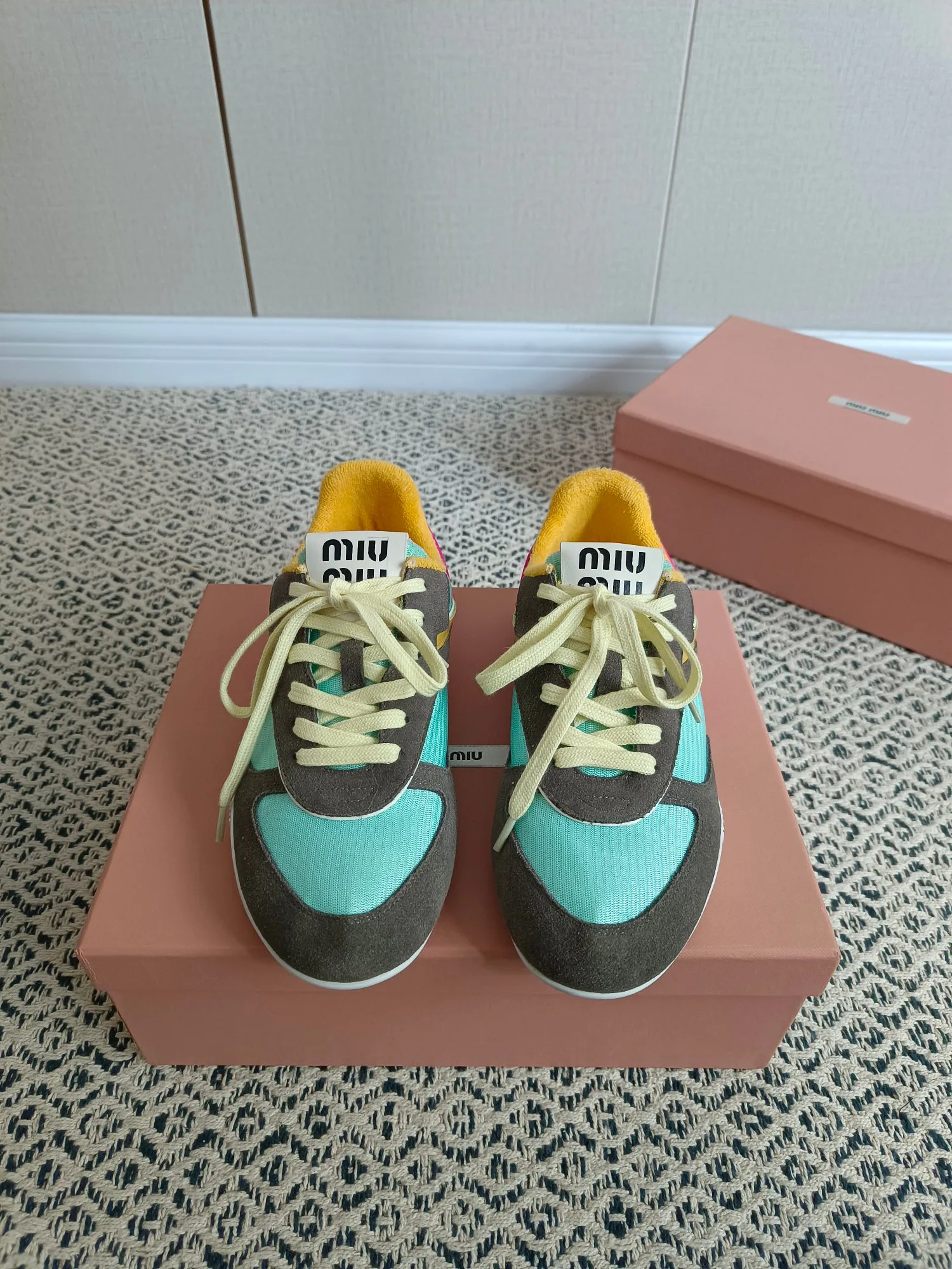 Кроссовки Женские Miu Miu 18273942