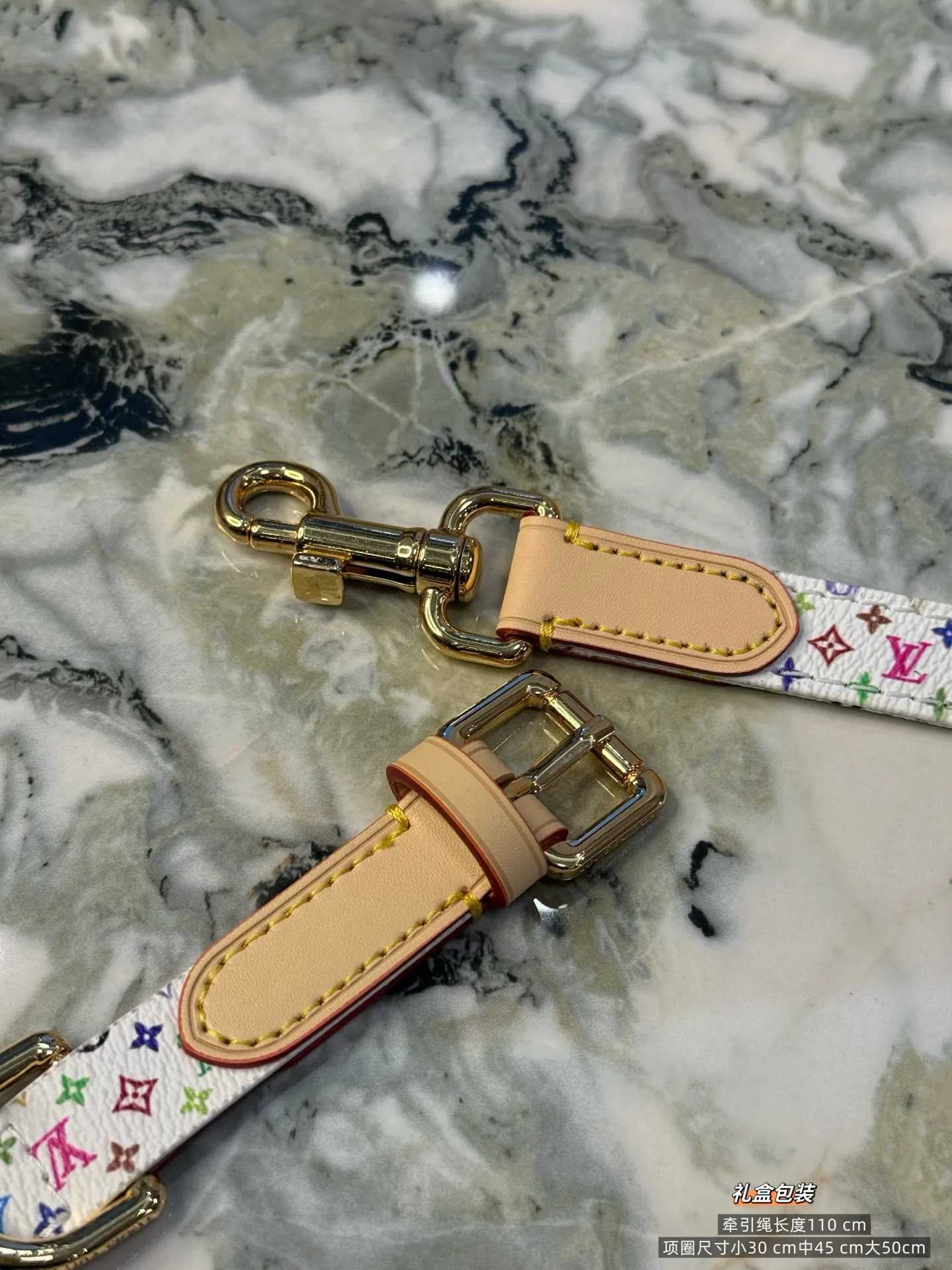 Текстиль Louis Vuitton 11888359