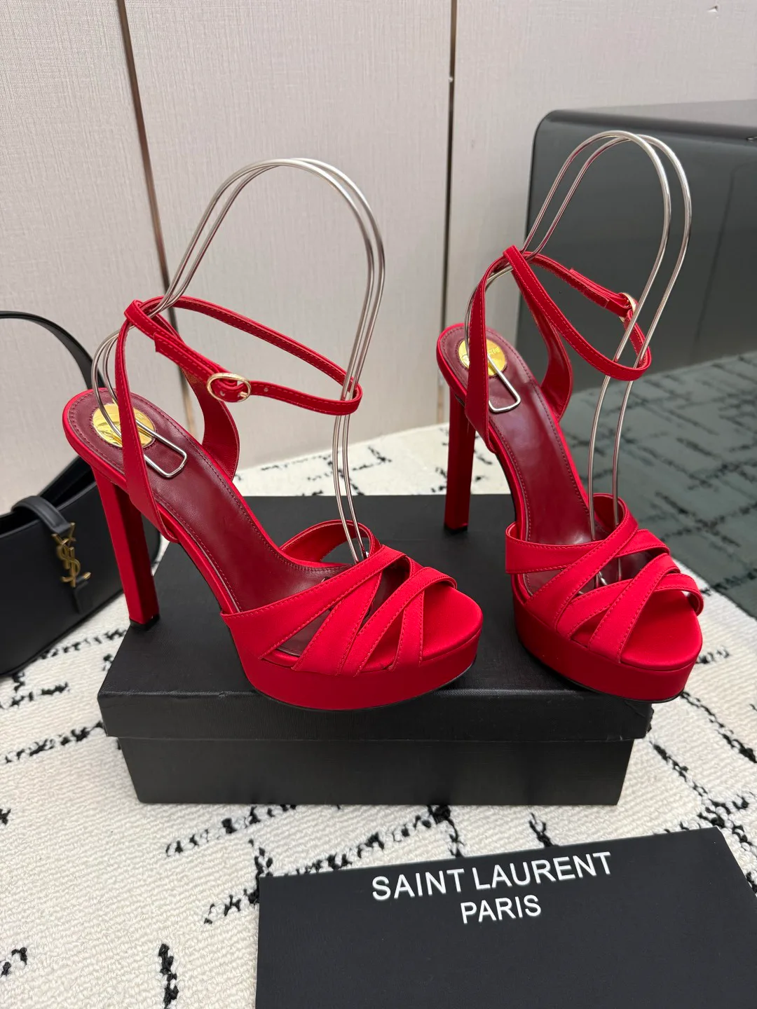 Босоножки Женские Saint Laurent 18049030