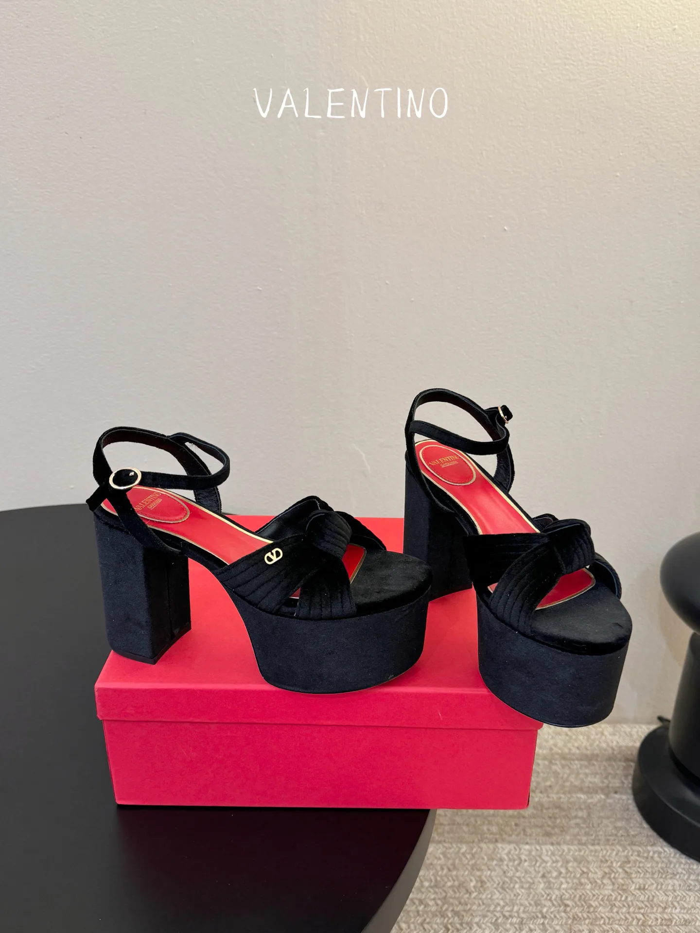 Босоножки Женские Valentino 14573339
