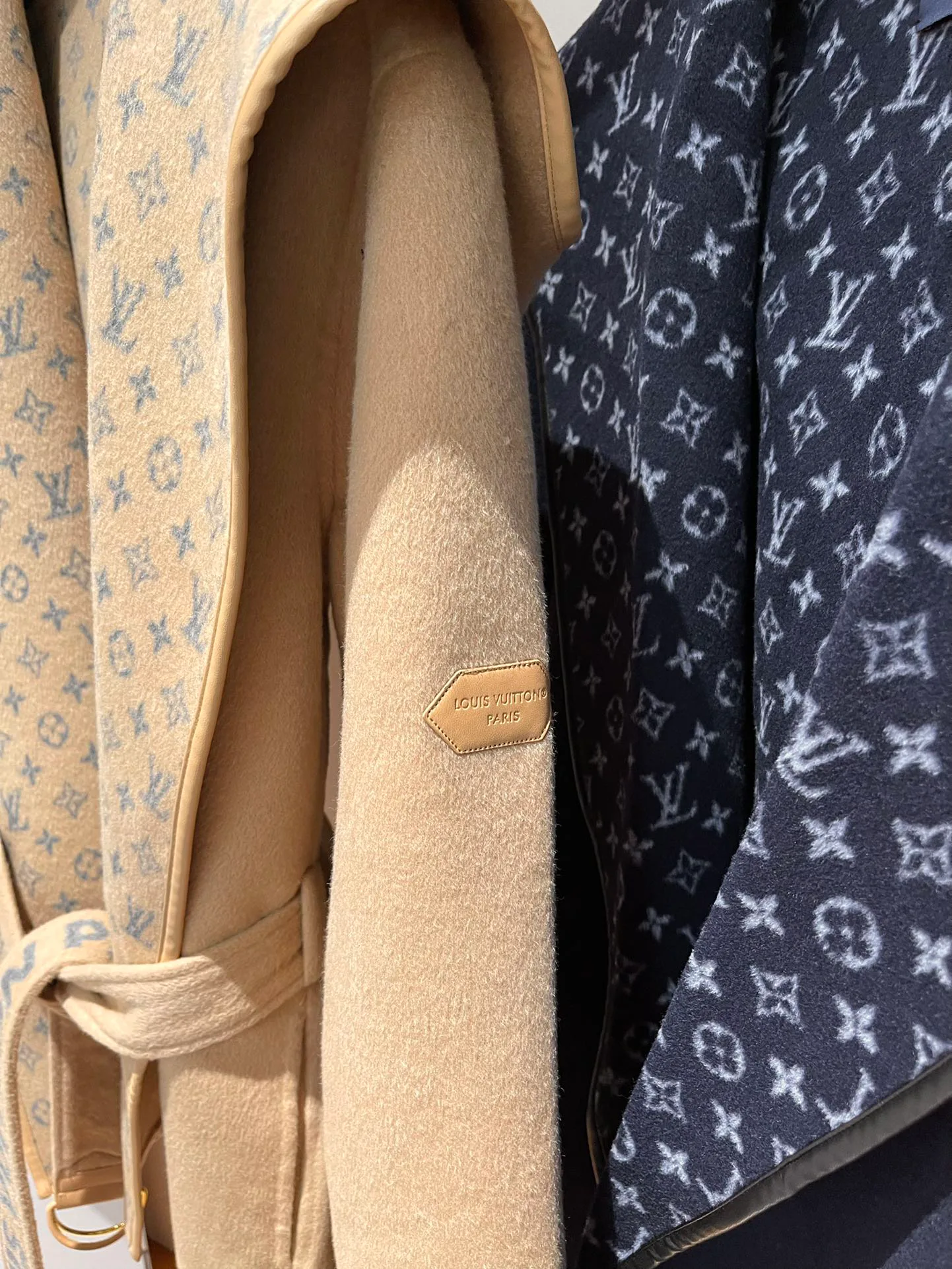 Пальто Женские Louis Vuitton 669872