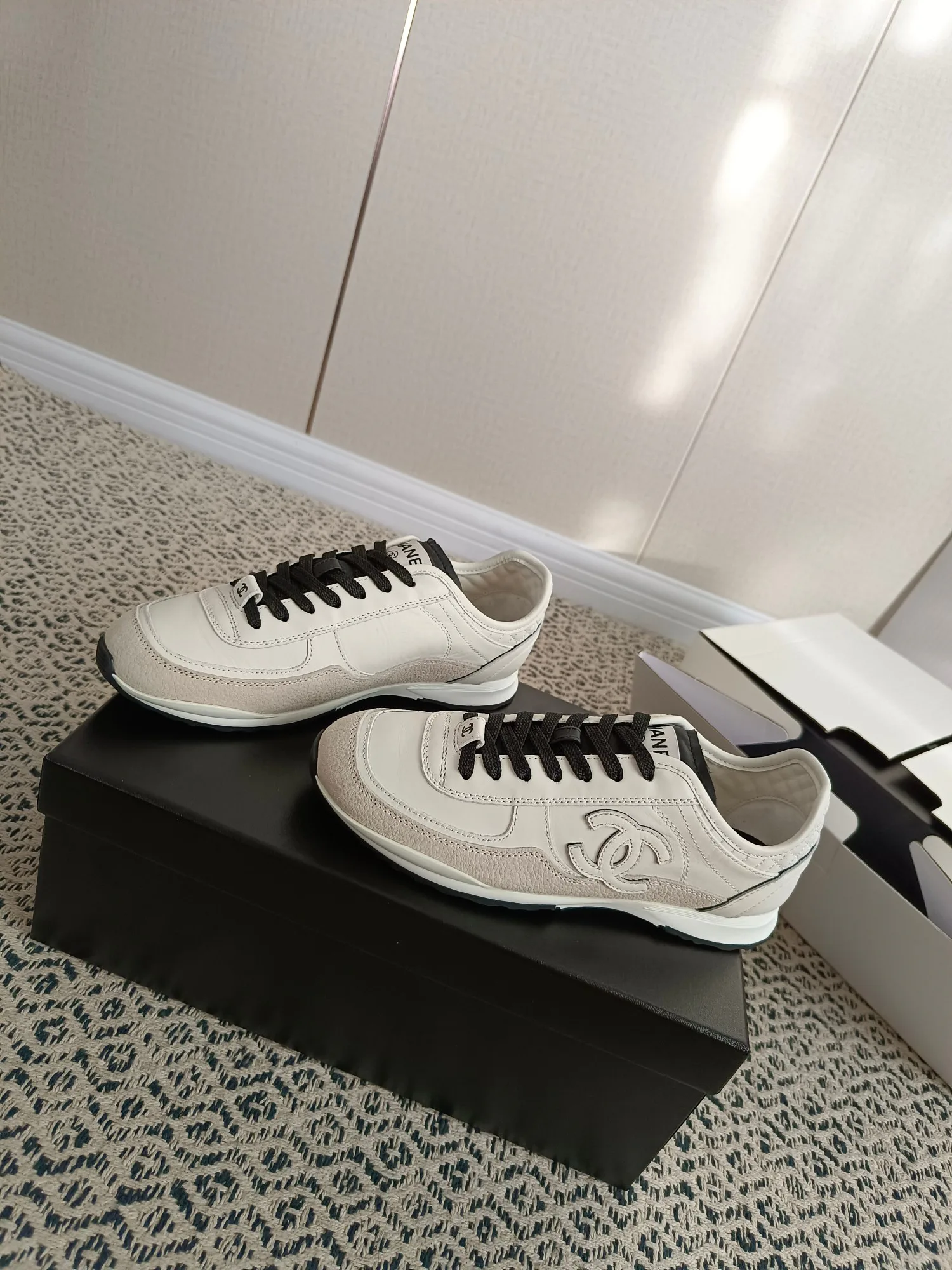 Кроссовки Женские Chanel 18274008