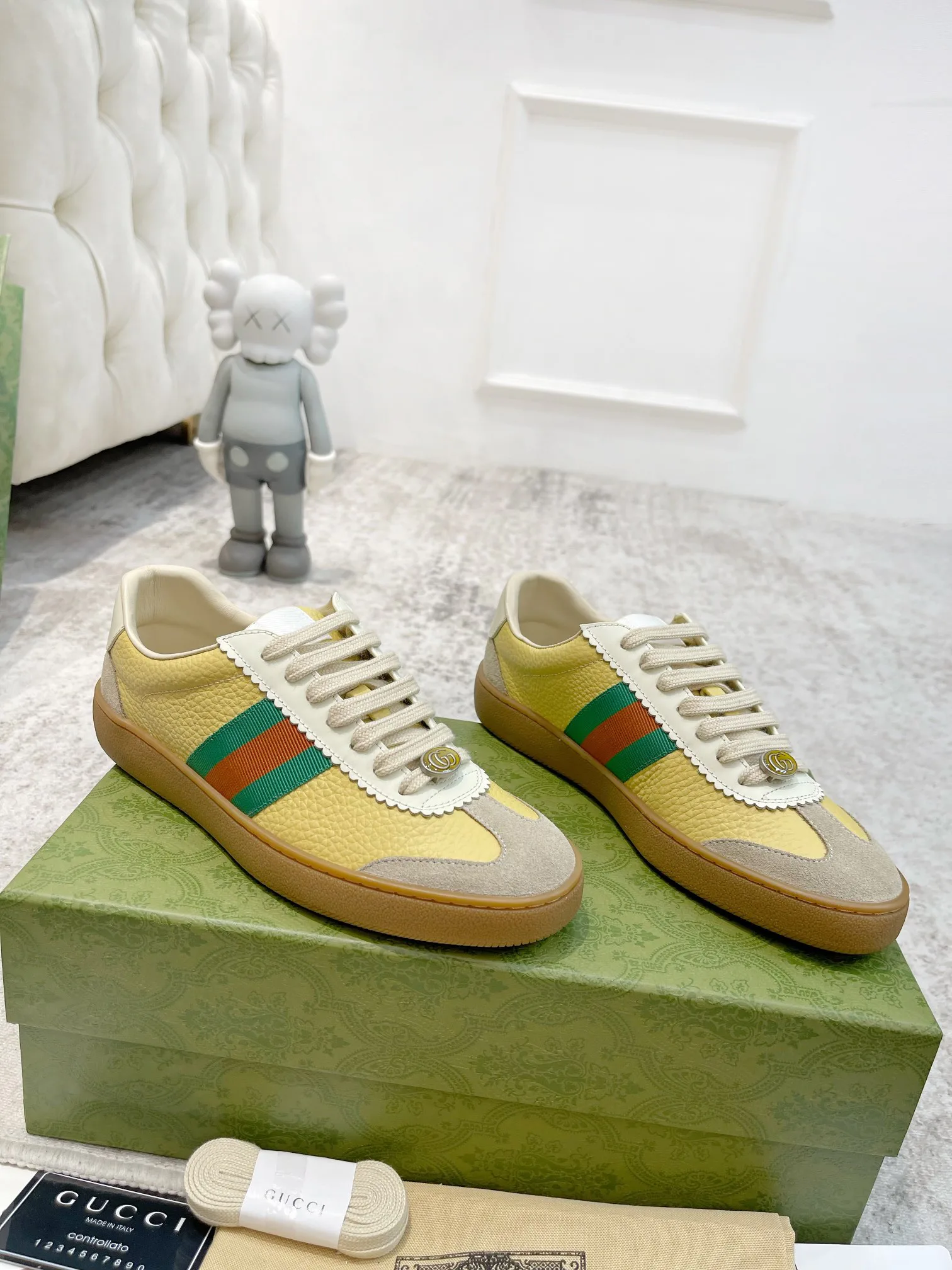 Кроссовки Женские Gucci 18765957