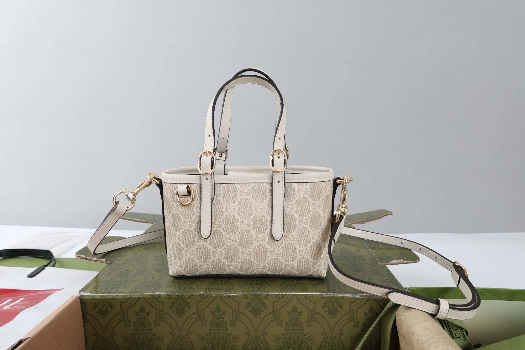 Классические Сумки Женские Gucci 10416701