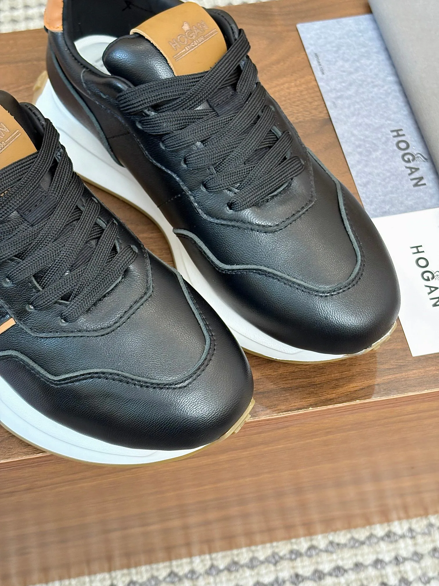 Кроссовки Женские Hogan 122724