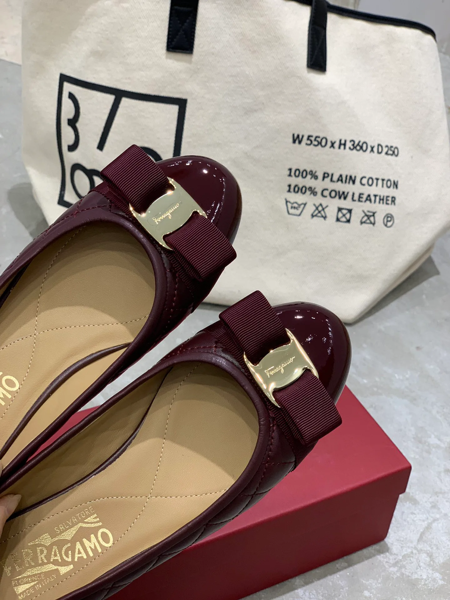 Балетки Женские Salvatore Ferragamo 17642576