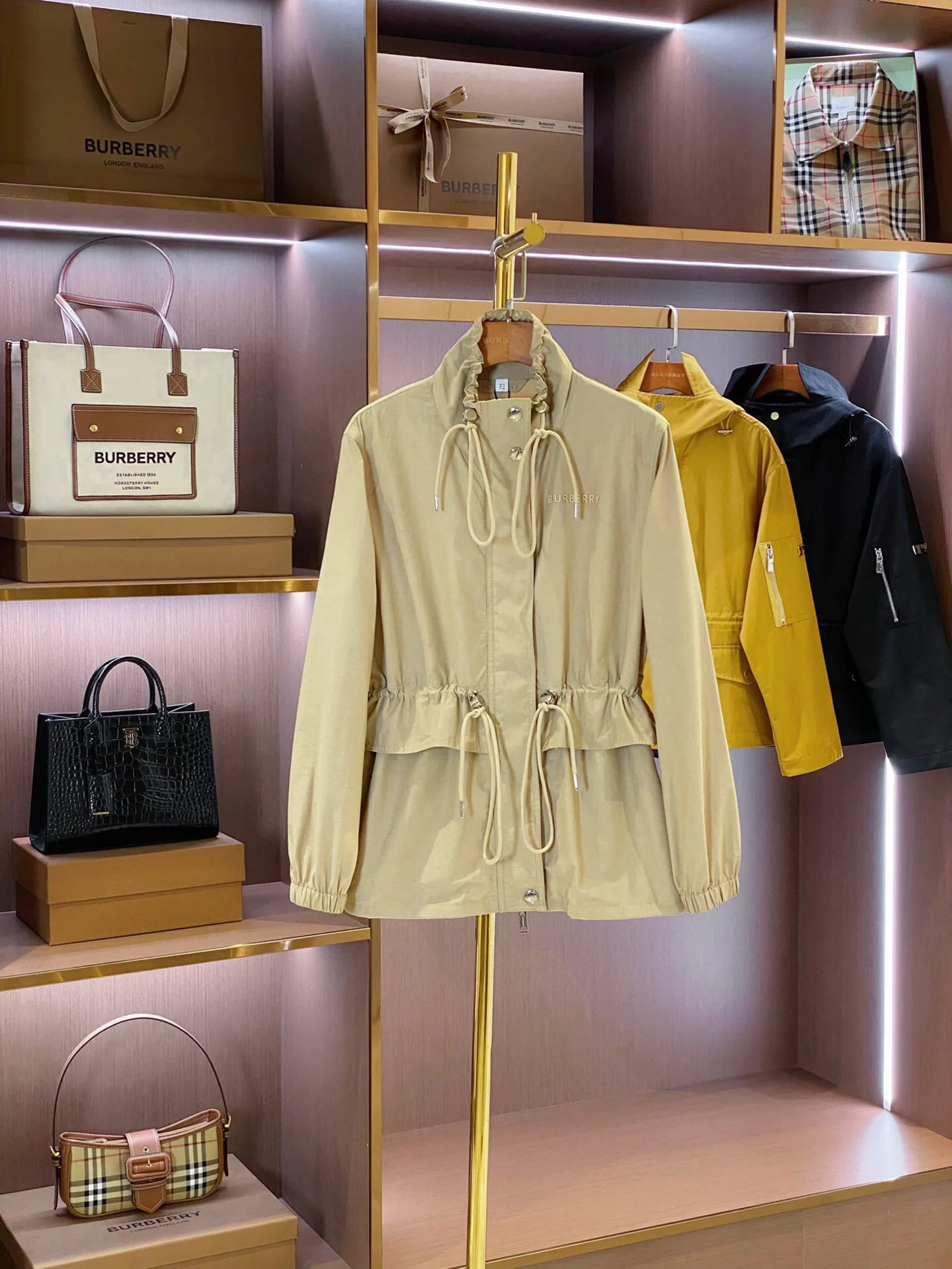 Куртки И Пуховики Женские Burberry 24289