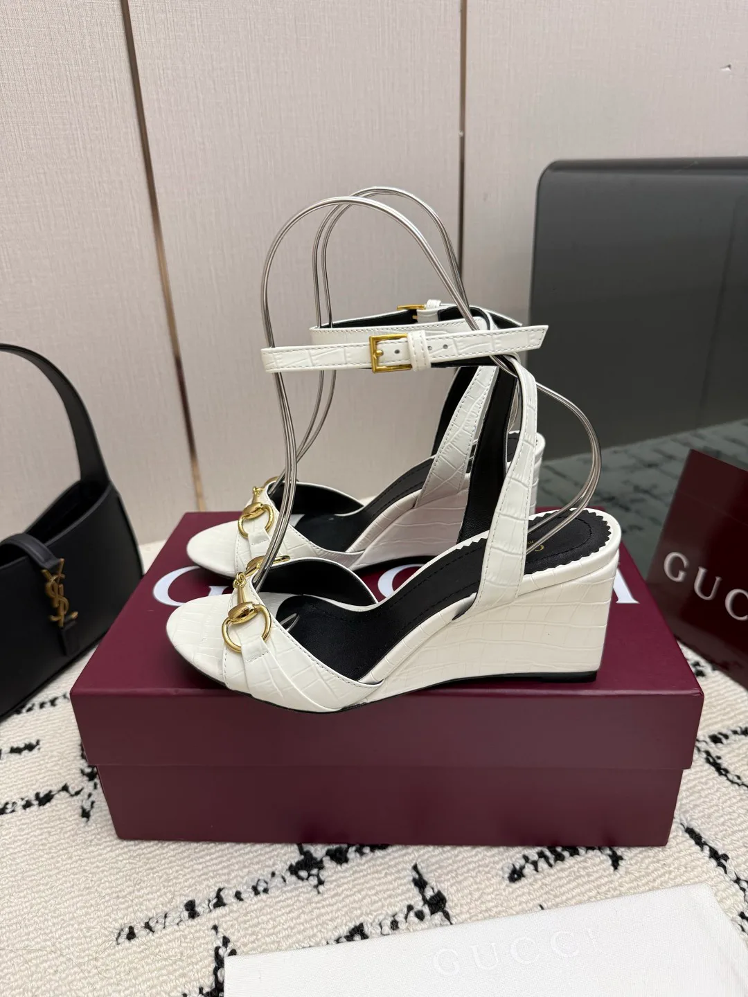 Босоножки Женские Gucci 18049070