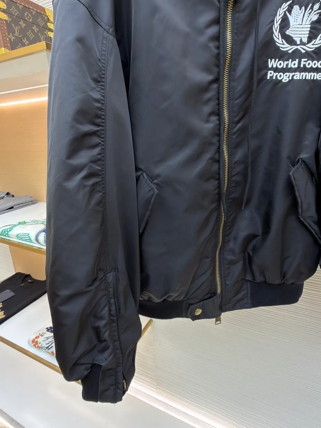 Куртки И Пуховики Мужские Balenciaga 11068284