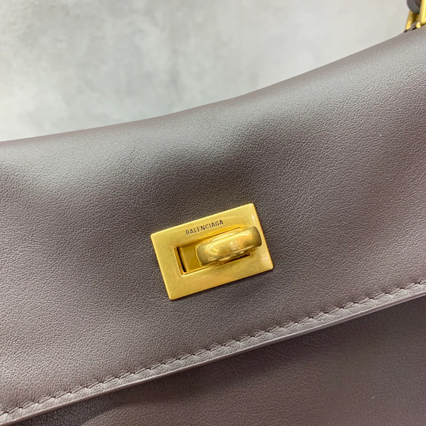 Классические Сумки Женские Balenciaga 18136506