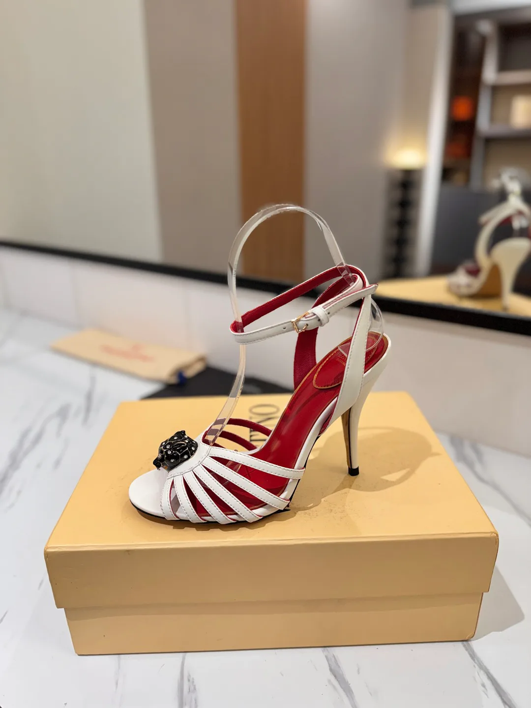 Босоножки Женские Valentino 18764265