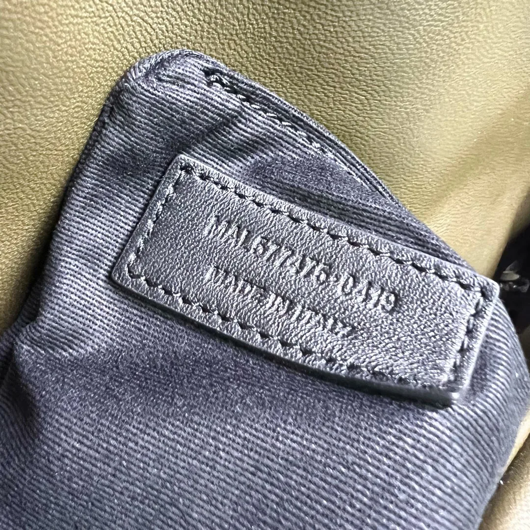 Классические Сумки Женские Saint Laurent 11664894