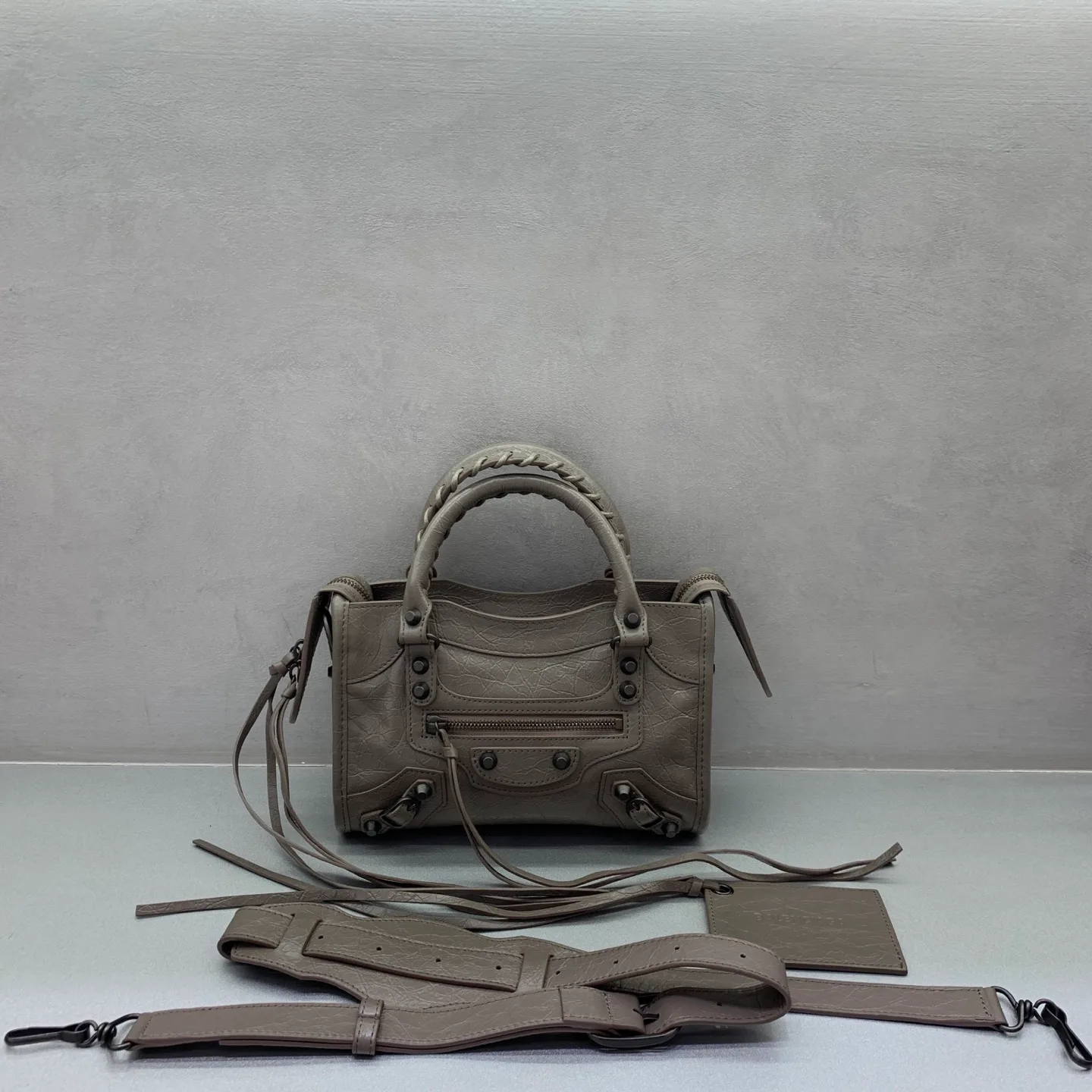 Классические Сумки Женские Balenciaga 18135968