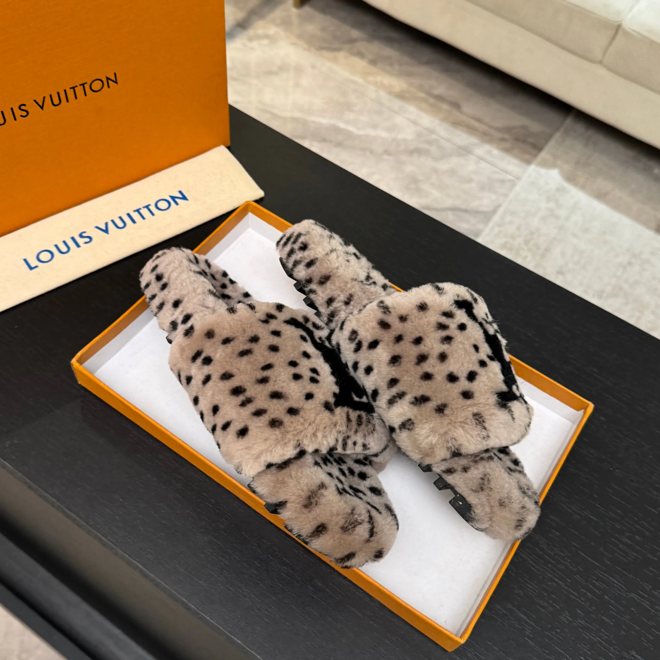 Тапочки Женские Louis Vuitton 18062767