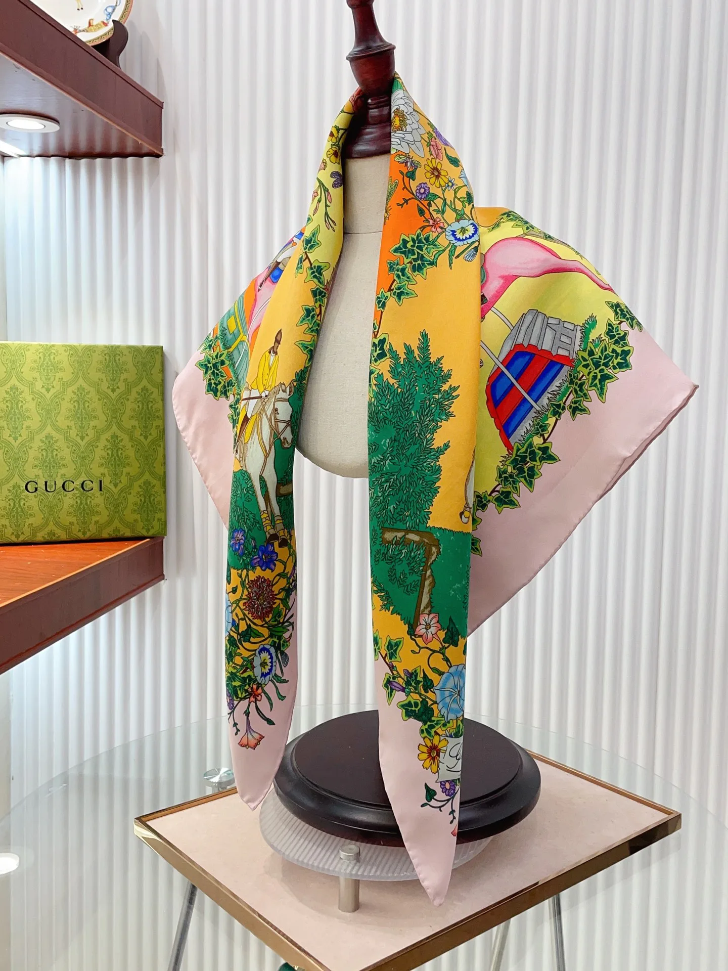 Платки Gucci 10189