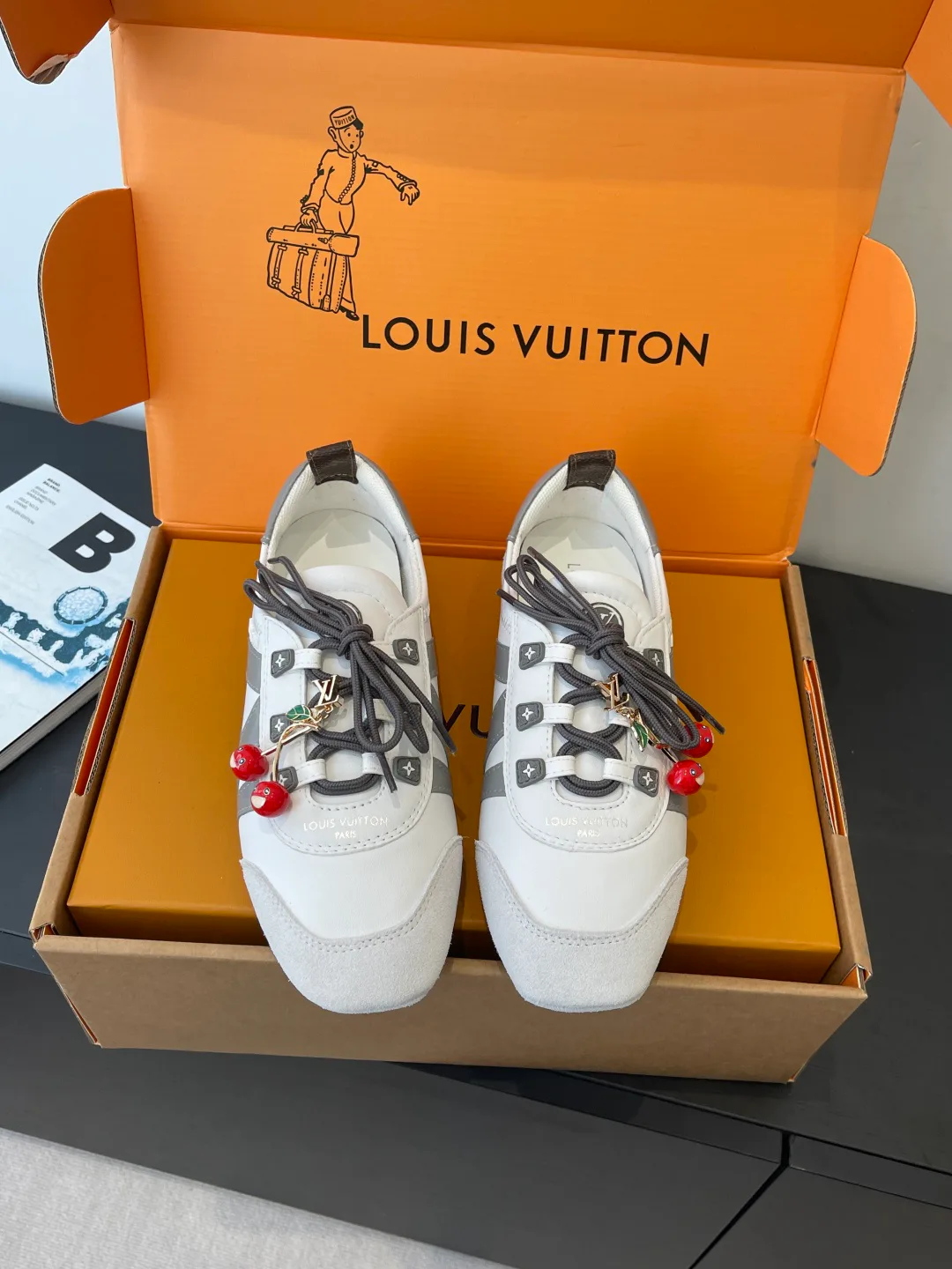 Кроссовки Женские Louis Vuitton 1595084