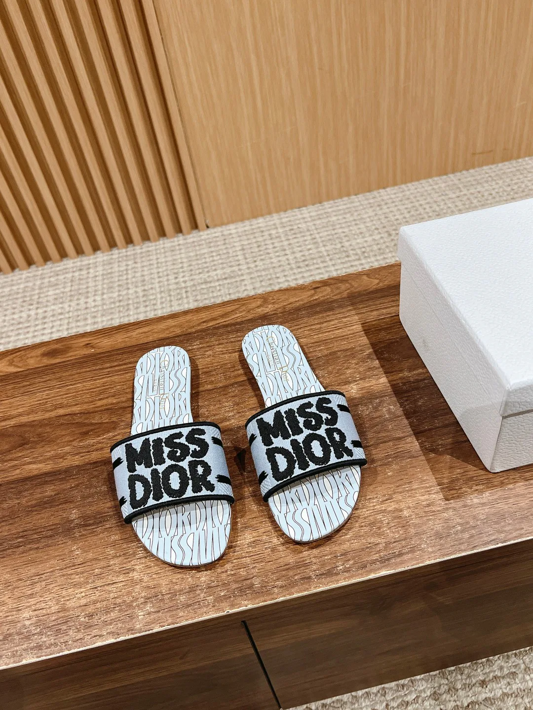 Шлепанцы Женские Christian Dior 11599963