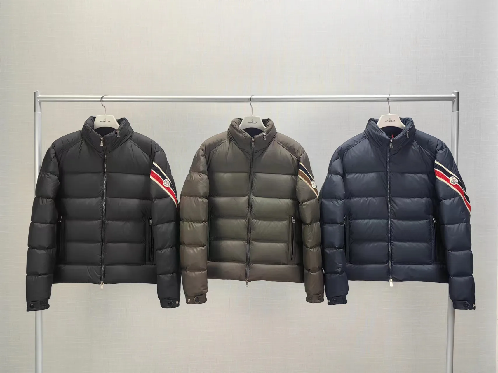 Куртки И Пуховики Женские Moncler 17901134