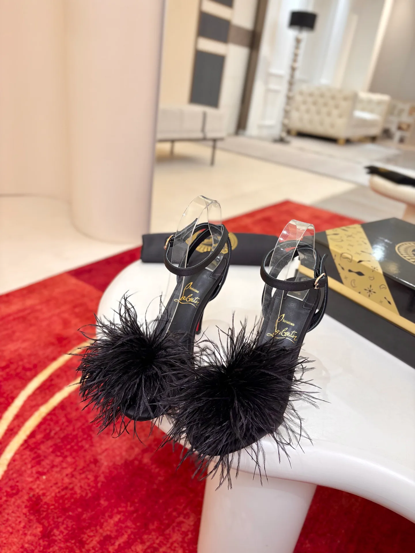 Босоножки Женские Christian Louboutin 14660325