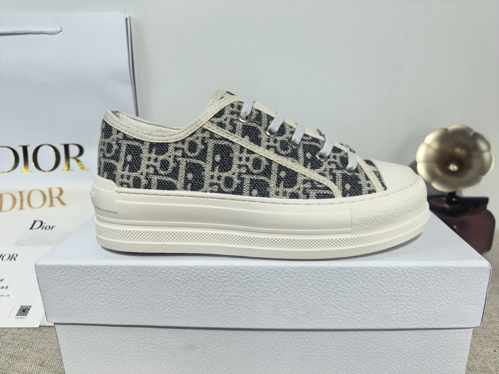 Кроссовки Женские Christian Dior 17988672