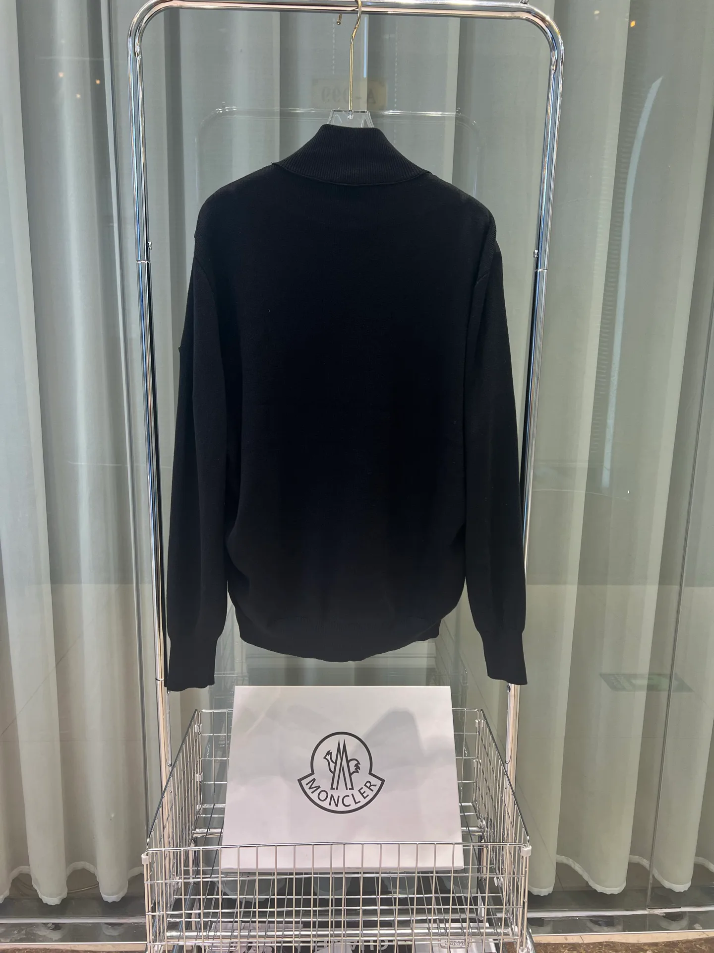 Куртки И Пуховики Женские Moncler 813009