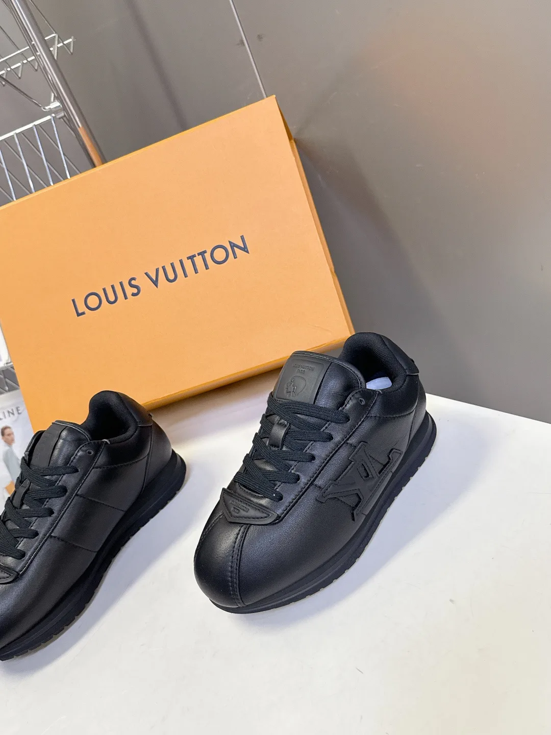Кроссовки Женские Louis Vuitton 18005447