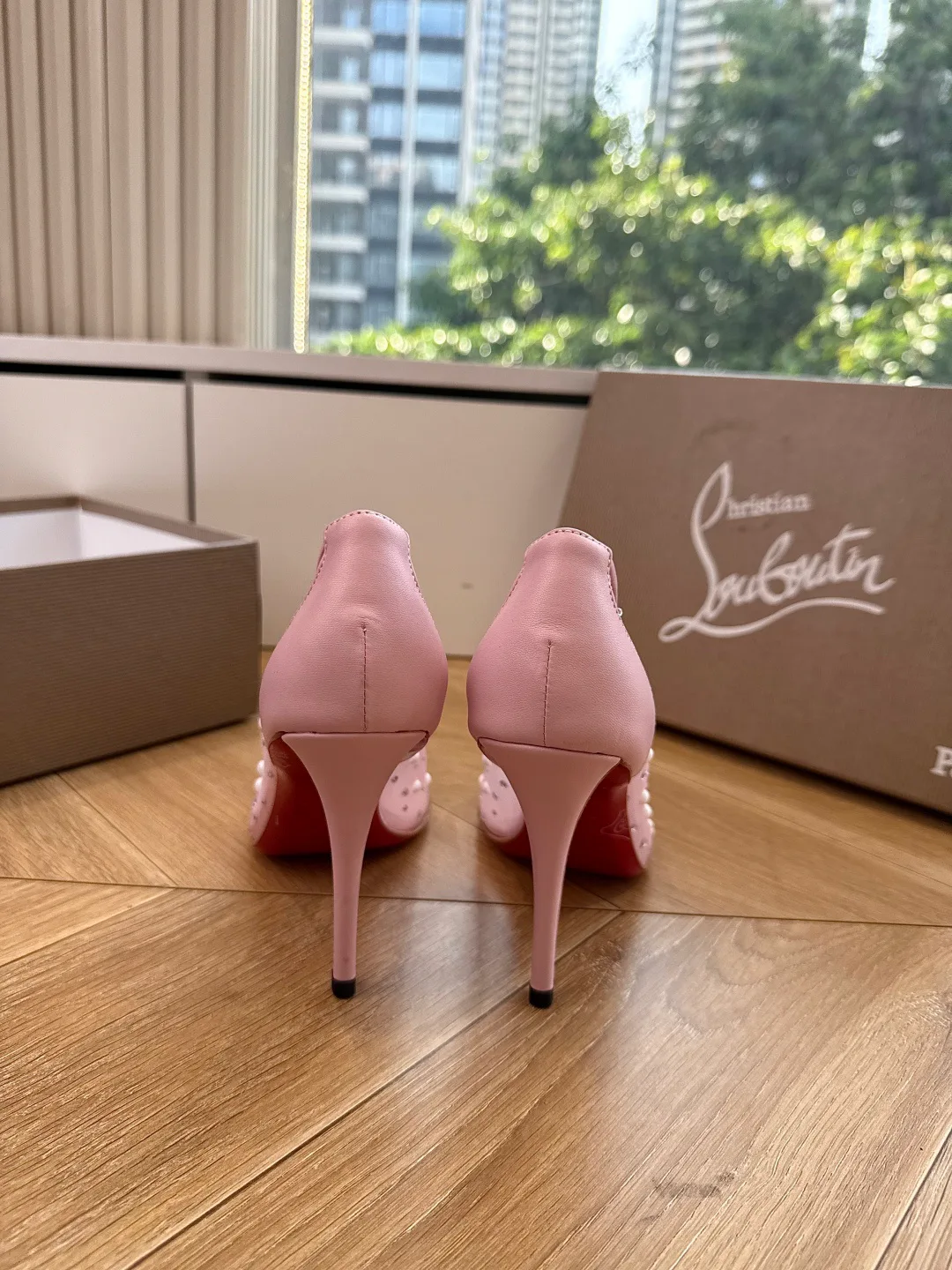 Туфли Женские Christian Louboutin 17480779